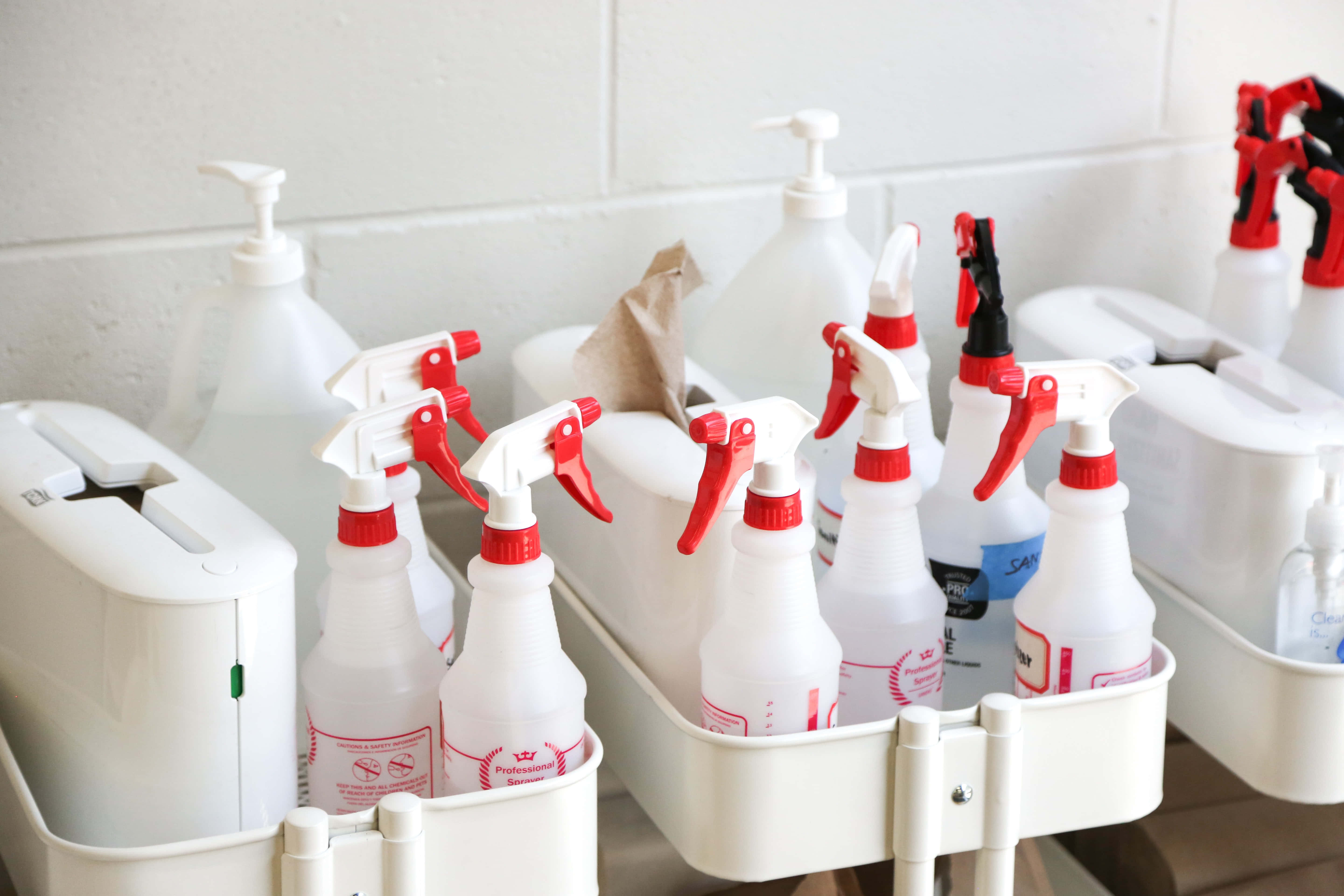 white plastic spray bottles, red nozzles, white caddy, 5K Desktop Wallpaper