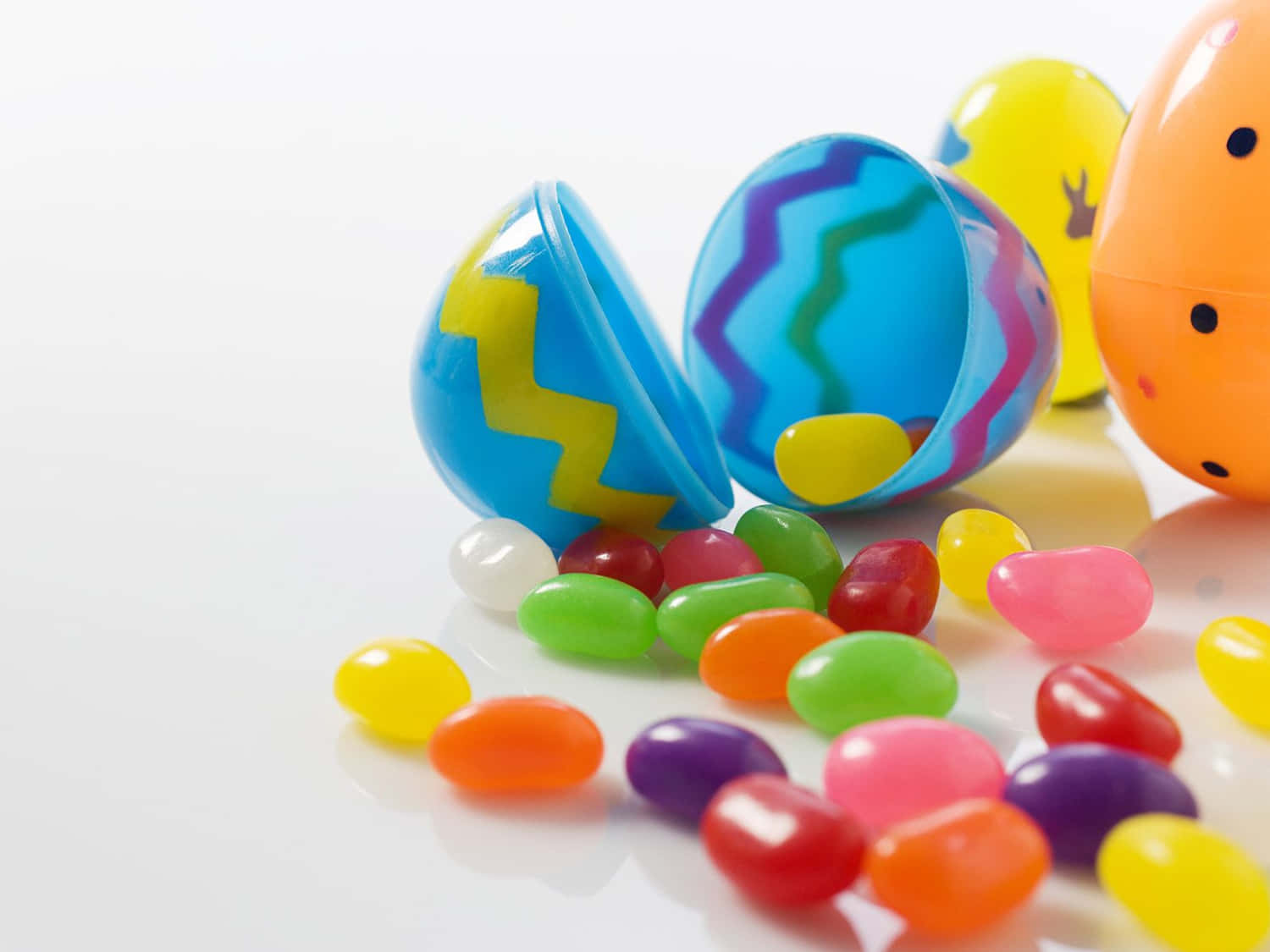 Plastic Easter Eggs, vibrant plastic, zigzag patterns, HD Desktop Wallpaper