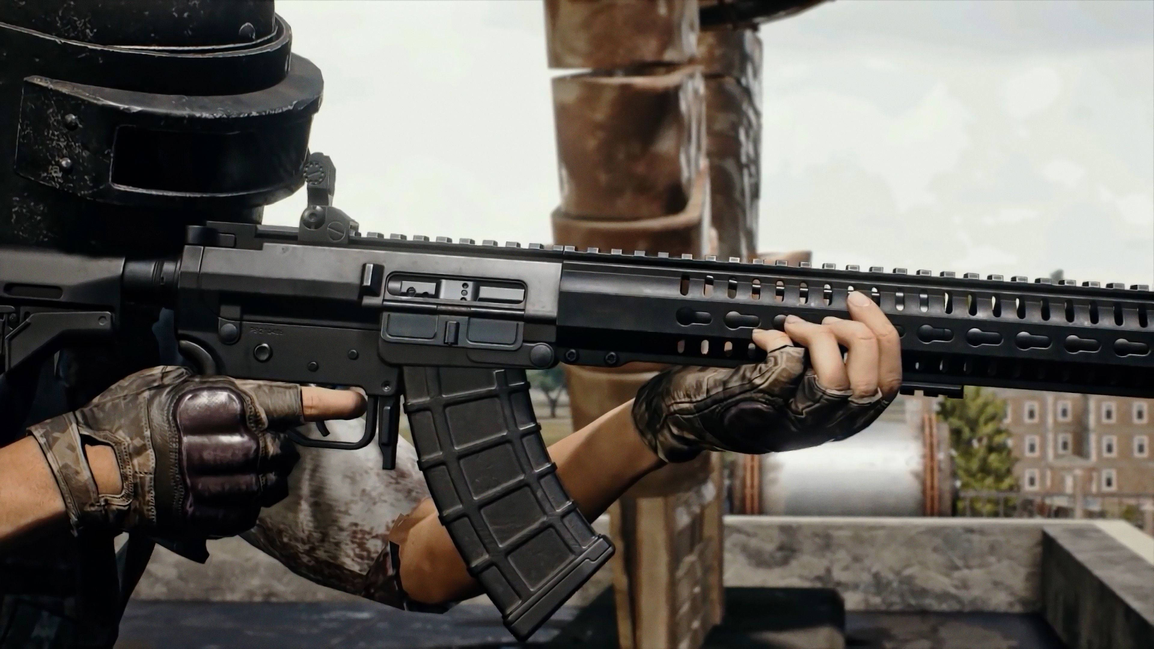 Playerunknowns Battlegrounds 4K, camouflage gloves, black assault rifle, 4K Desktop Wallpaper