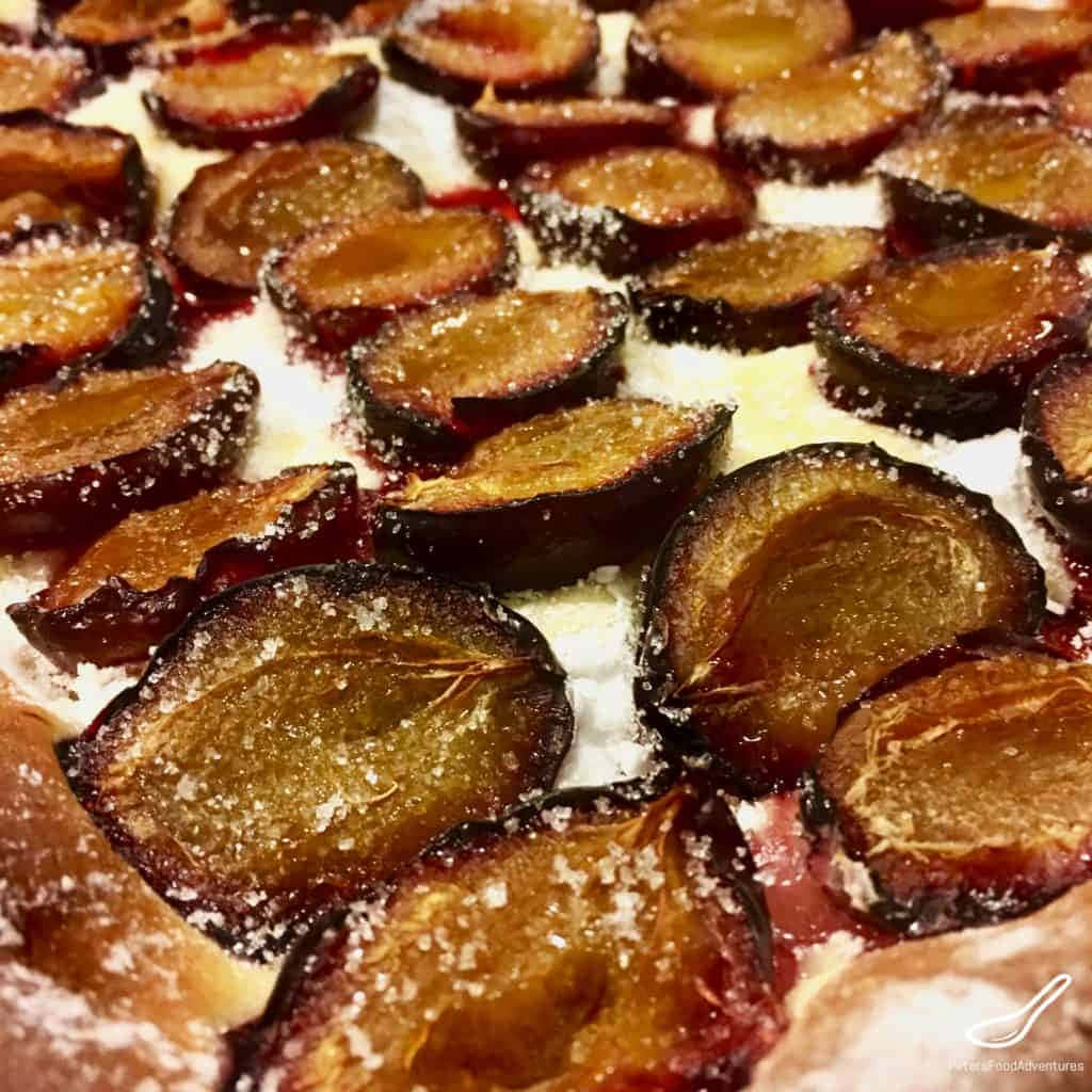 Italian Prune Plum Jam Tart, caramelized plum slices, sugar crystals, SD Desktop Wallpaper