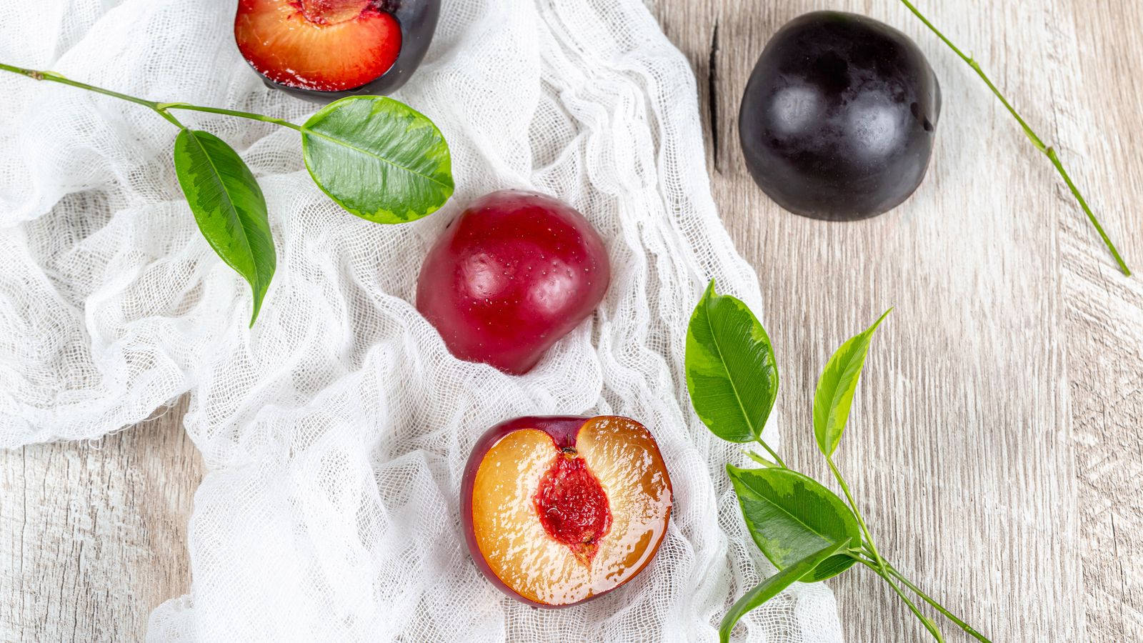 plum, vibrant red flesh, glossy skin, HD Desktop Wallpaper