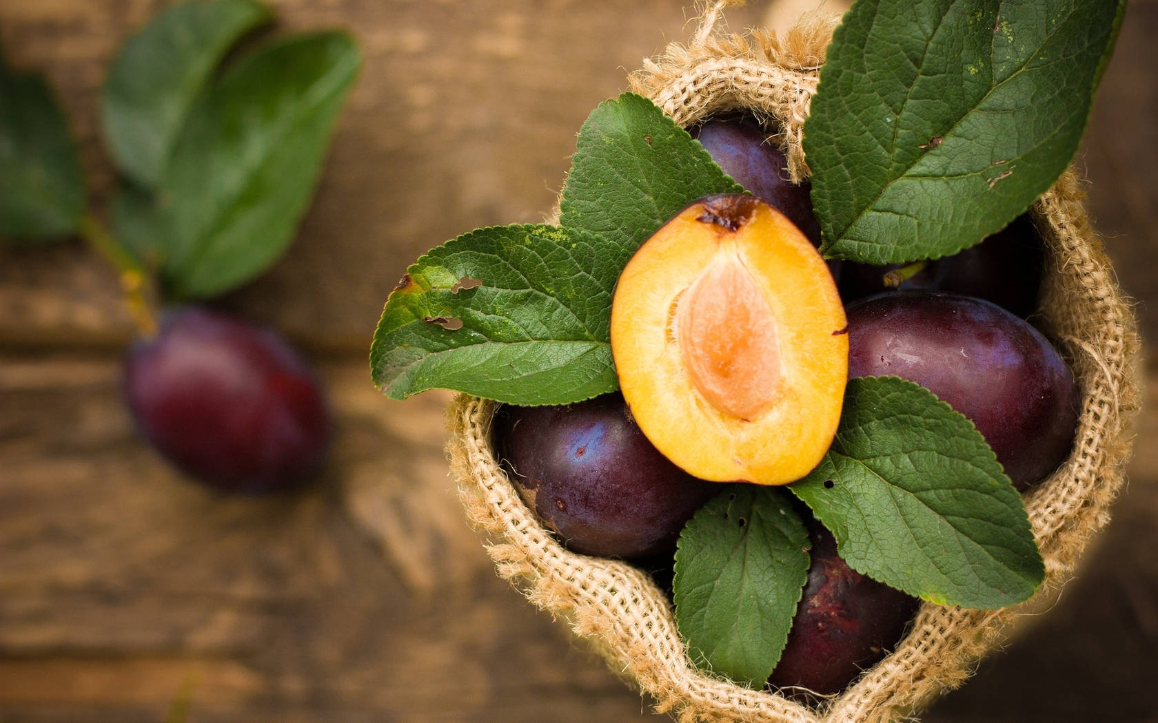 plum, black amber fruit variety, burlap sack, HD Desktop Wallpaper
