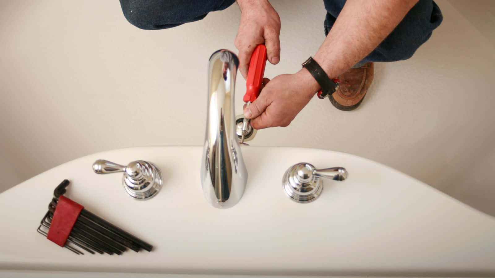 plumber, chrome faucet, white sink, HD Desktop Wallpaper