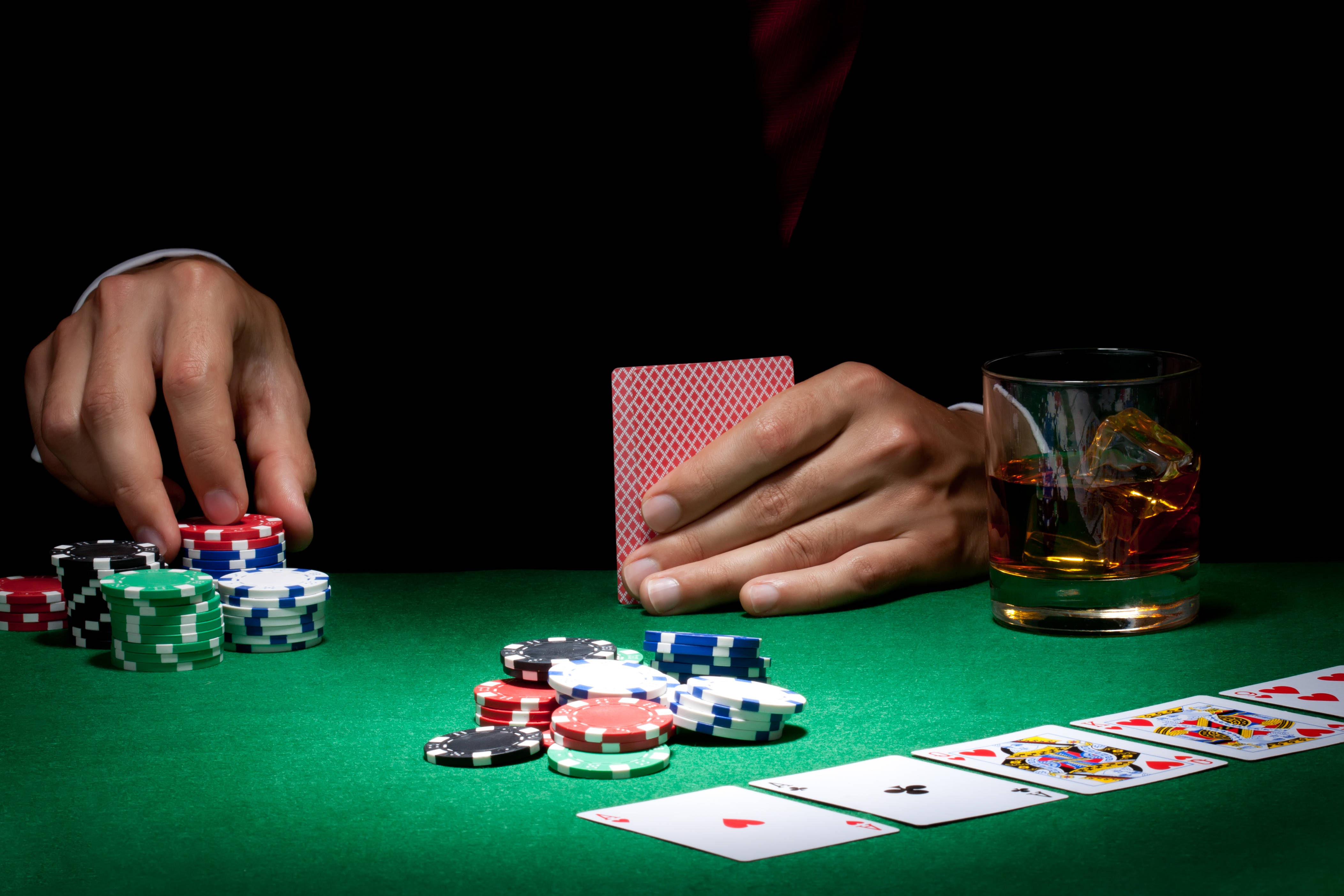 poker table, green felt table, chips, 4K Desktop Wallpaper
