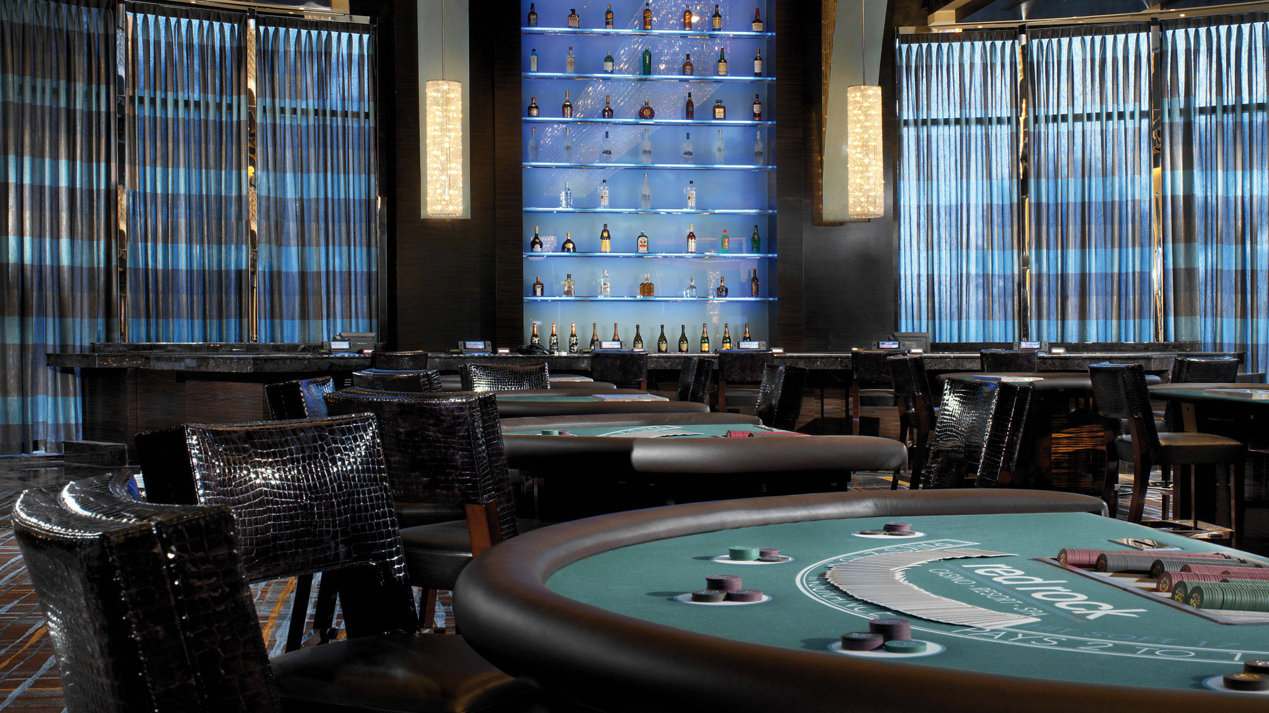 black poker tables, green poker tables, crocodile leather chairs, 2K Desktop Wallpaper