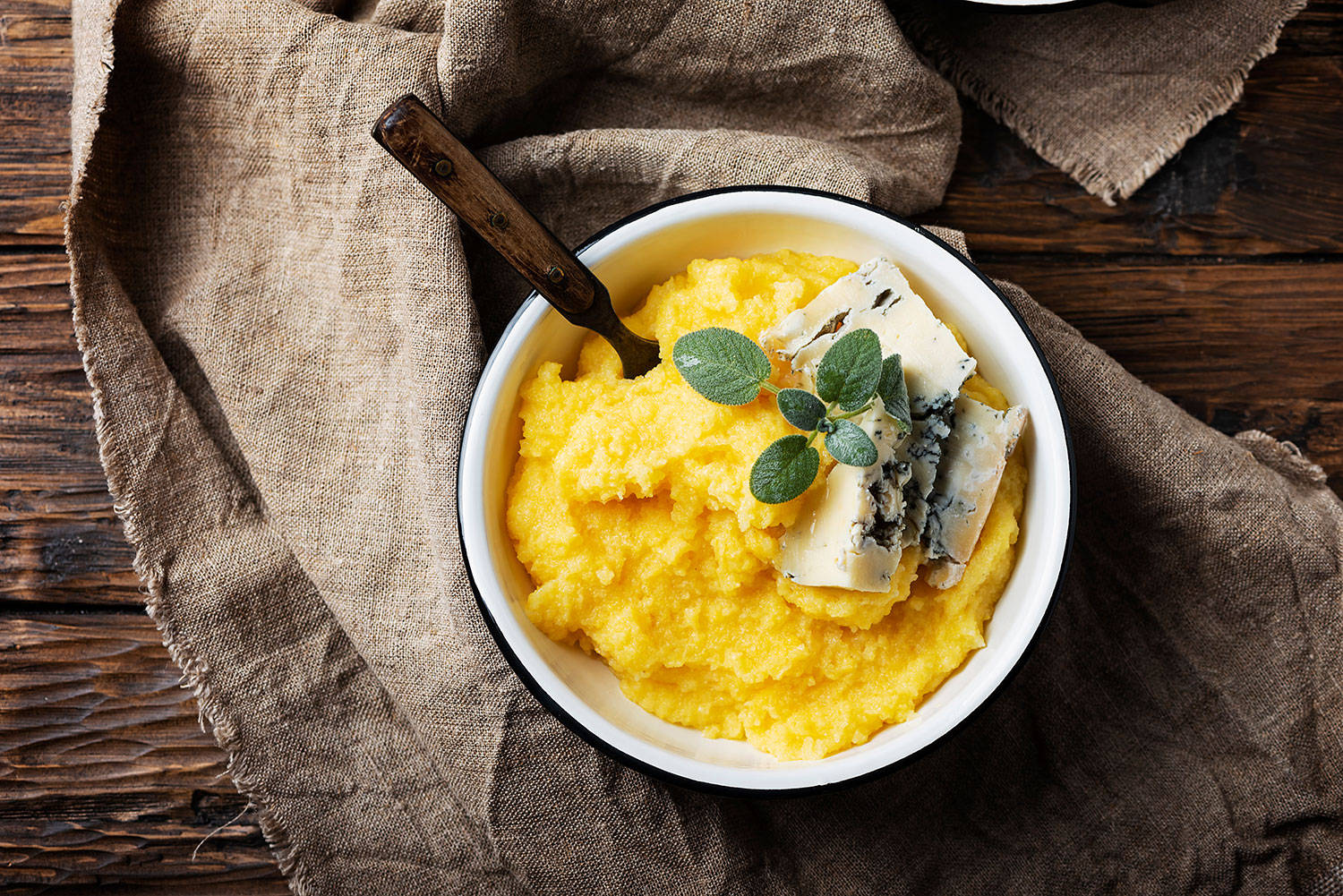 Creamy Gorgonzola Polenta Dish, vibrant yellow polenta, blue cheese, HD Desktop Wallpaper