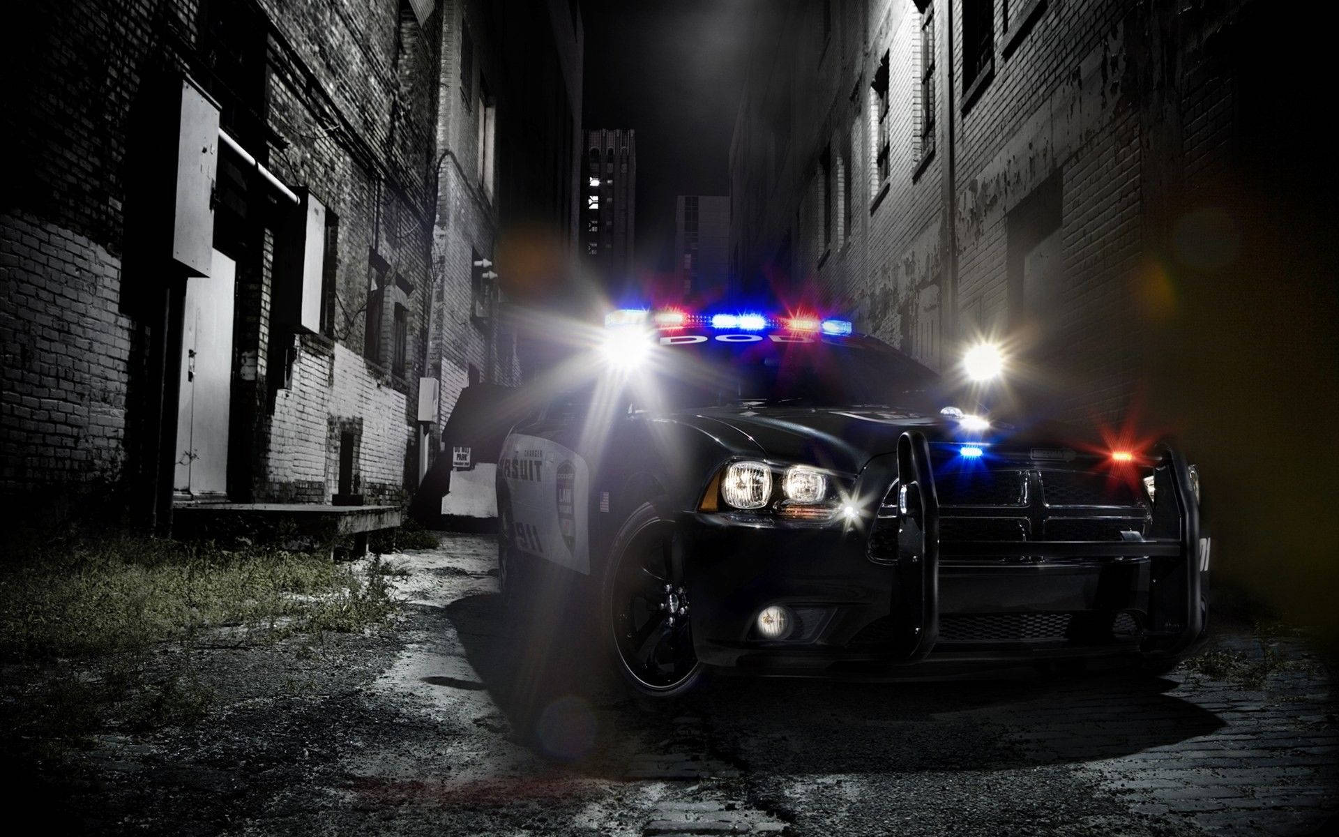 police car, flashing red and blue lights, narrow urban alley, Full HD Desktop Wallpaper