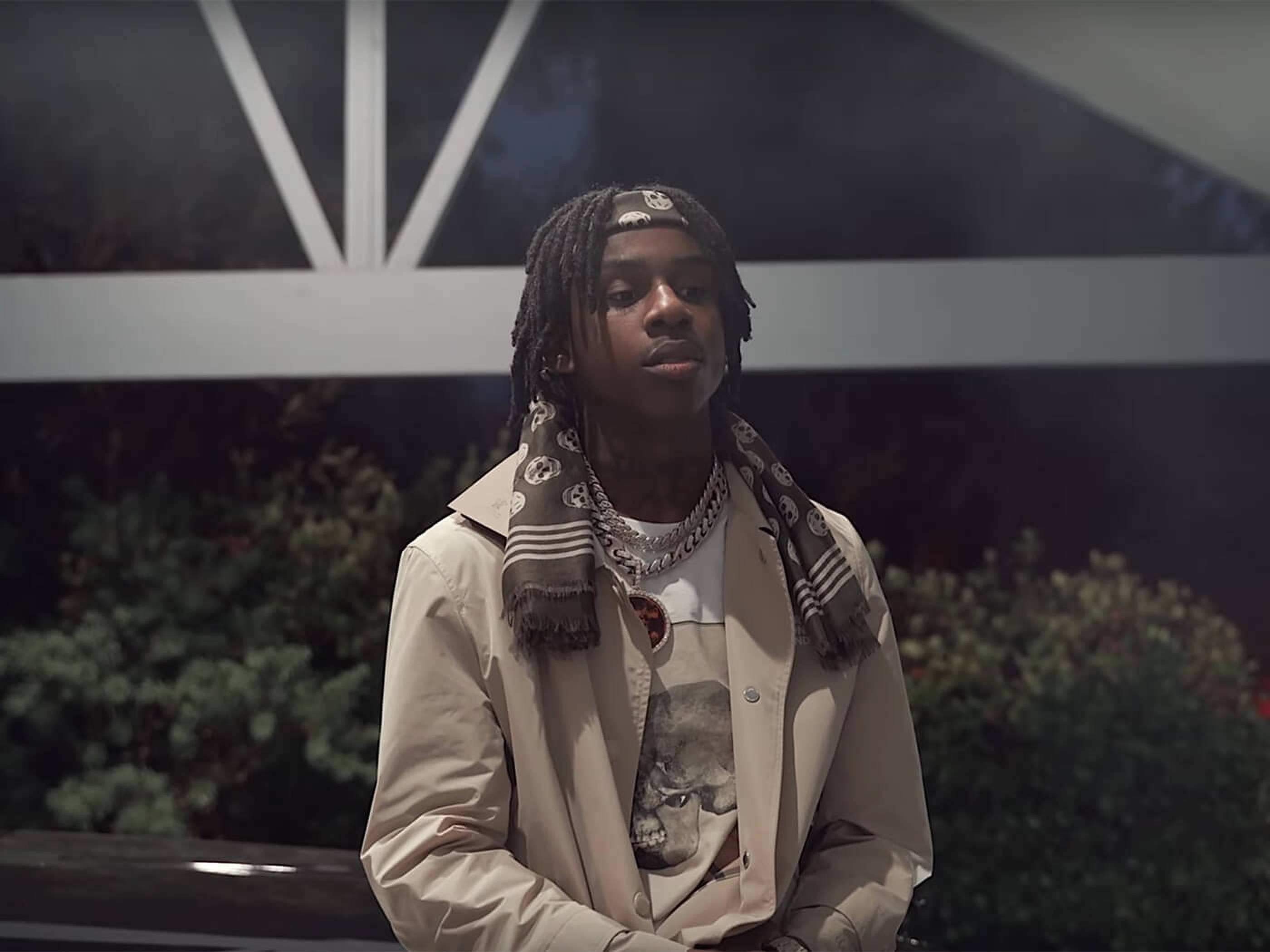 Polo G, dreadlocks, layered jewelry, 2K Desktop Wallpaper