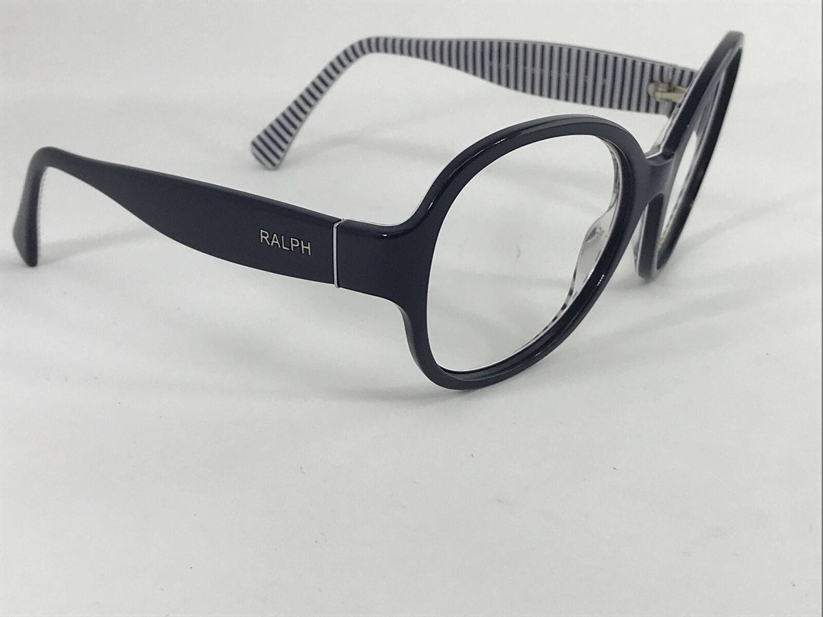 Polo G, black oval-framed glasses, striped temple tips, HD Desktop Wallpaper