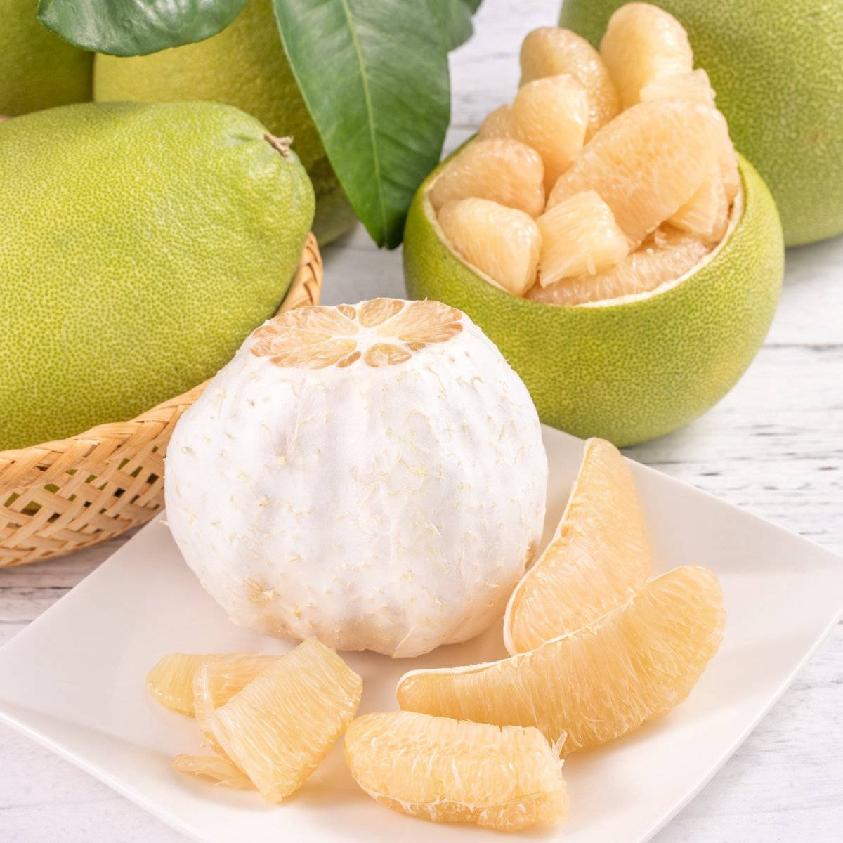 Pomelo, juicy flesh, white plate, SD Desktop Wallpaper