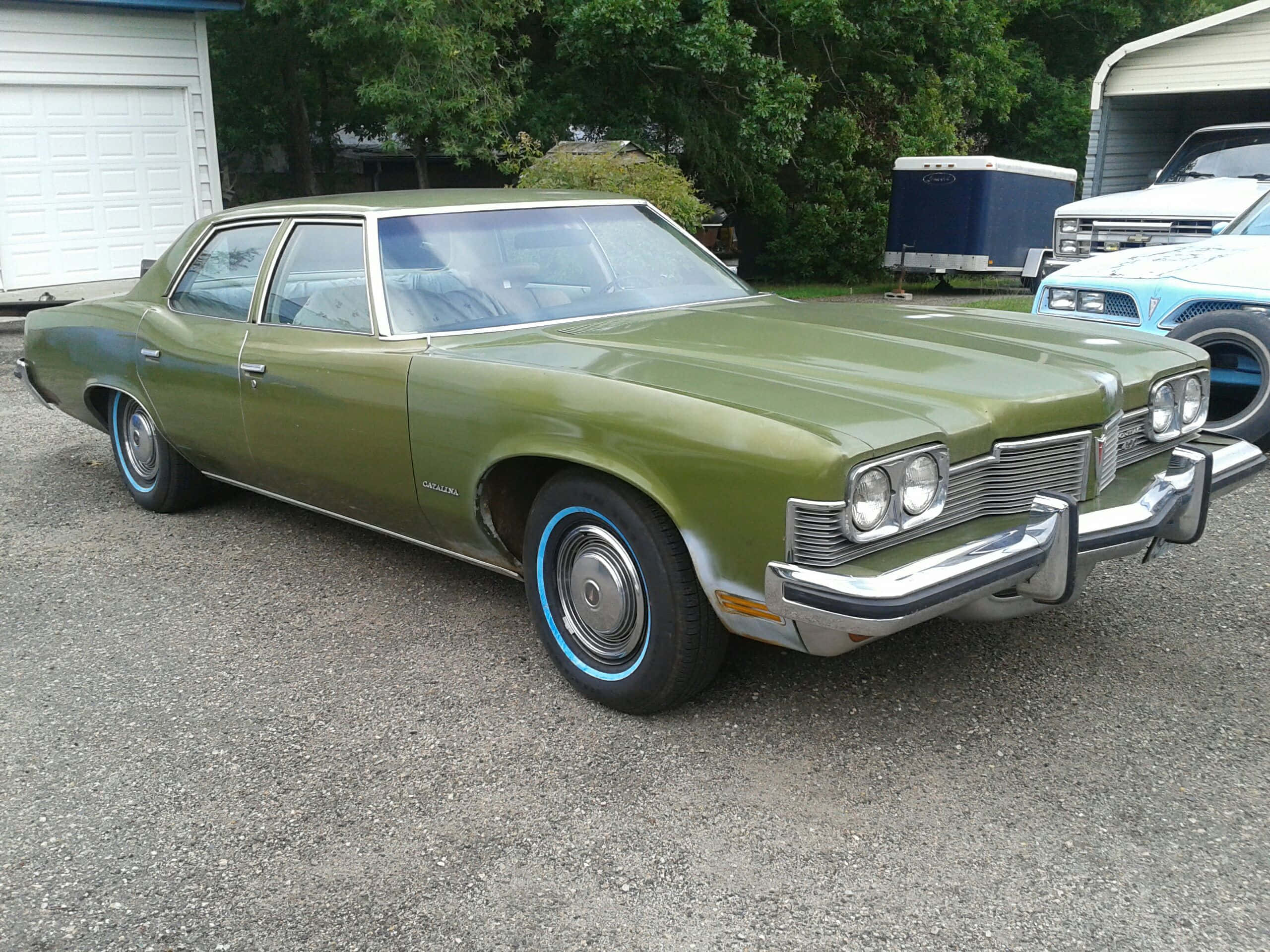 Pontiac Catalina, olive green, blue-rimmed wheels, 2K Desktop Wallpaper