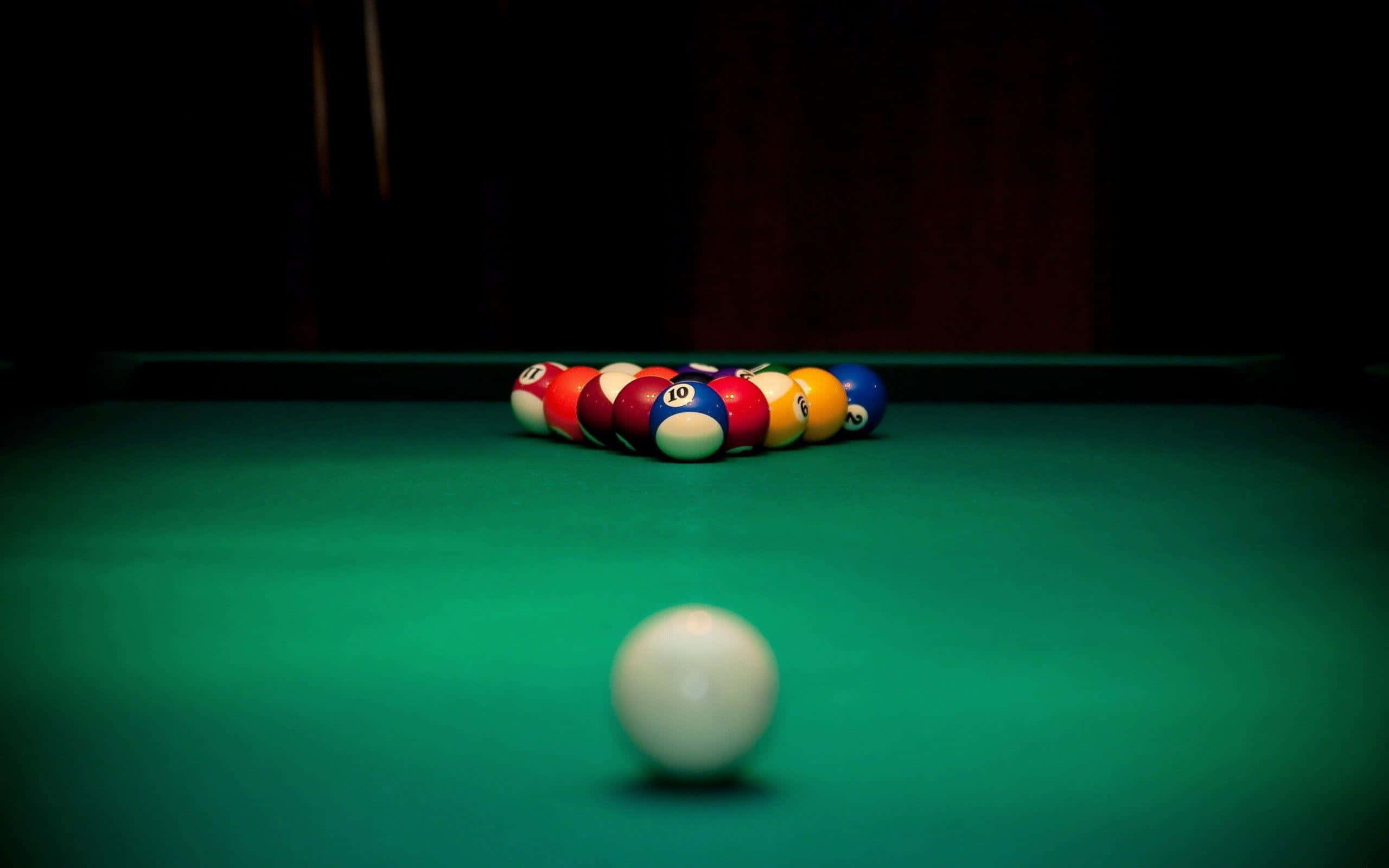 Pool Tale Dark Surrounding, white cue ball, racked billiard balls, 2K Desktop Wallpaper