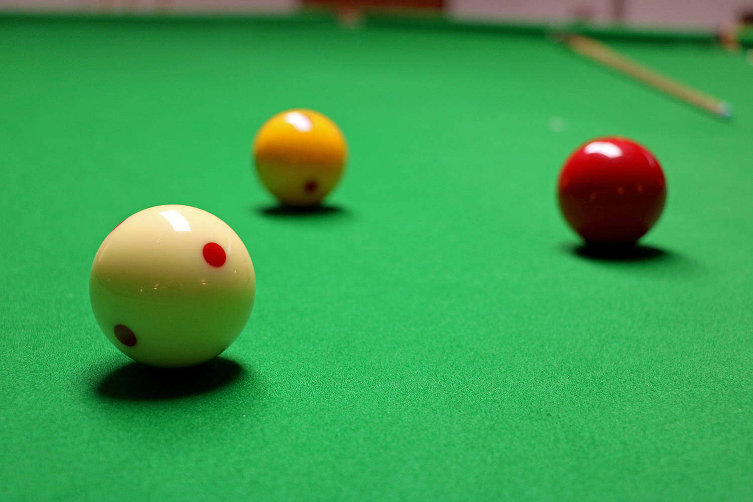 pool table, glossy pool balls, vibrant green felt, HD Desktop Wallpaper