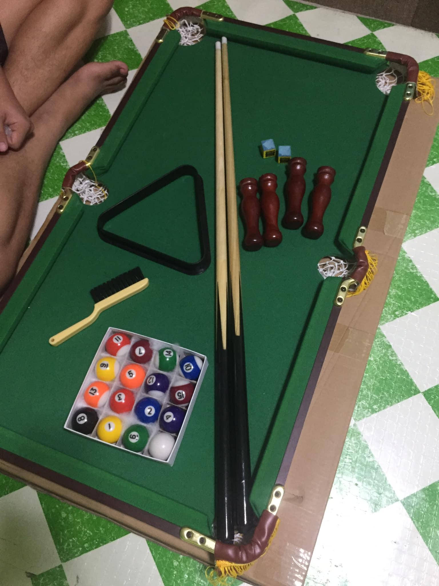 billiards miniature pool table, green felt, wooden cues, Full HD Phone Wallpaper