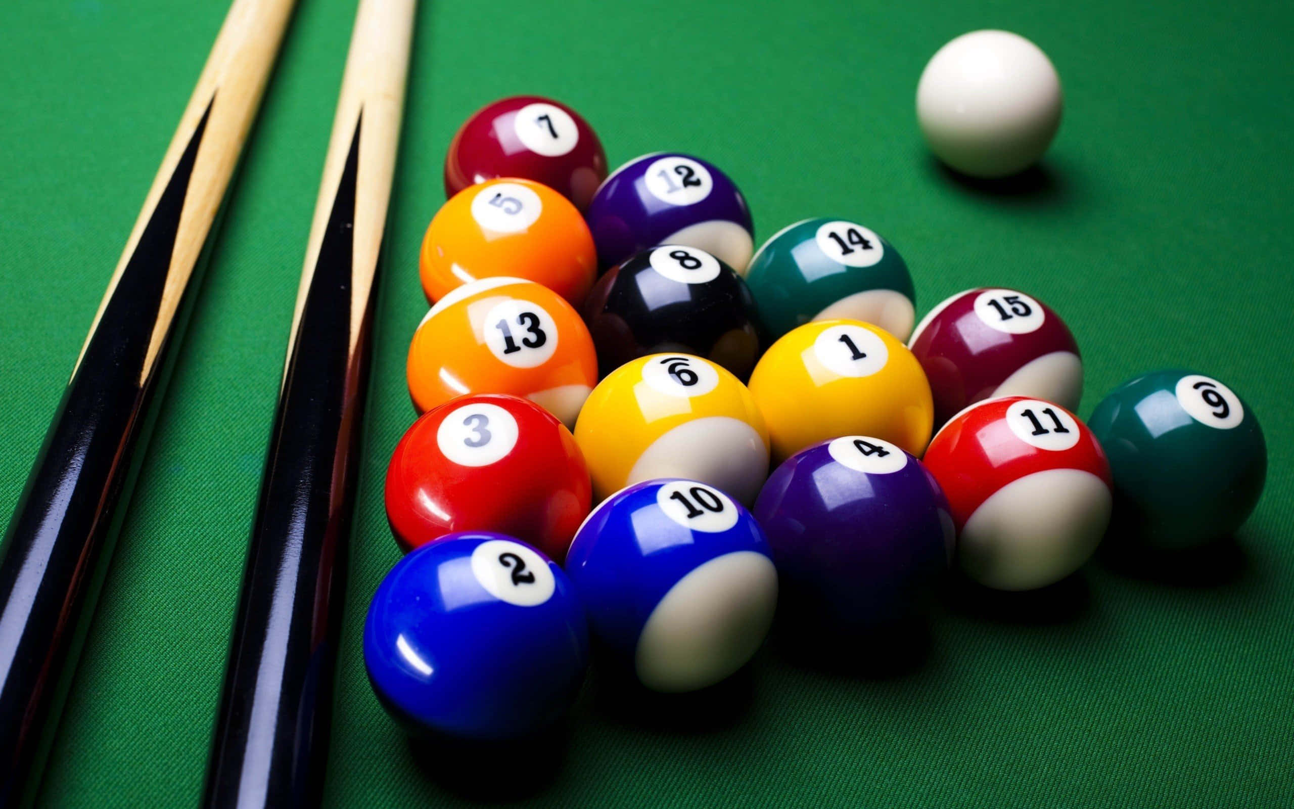 Two Cues Pool Table, pool balls, green felt table, 2K Desktop Wallpaper
