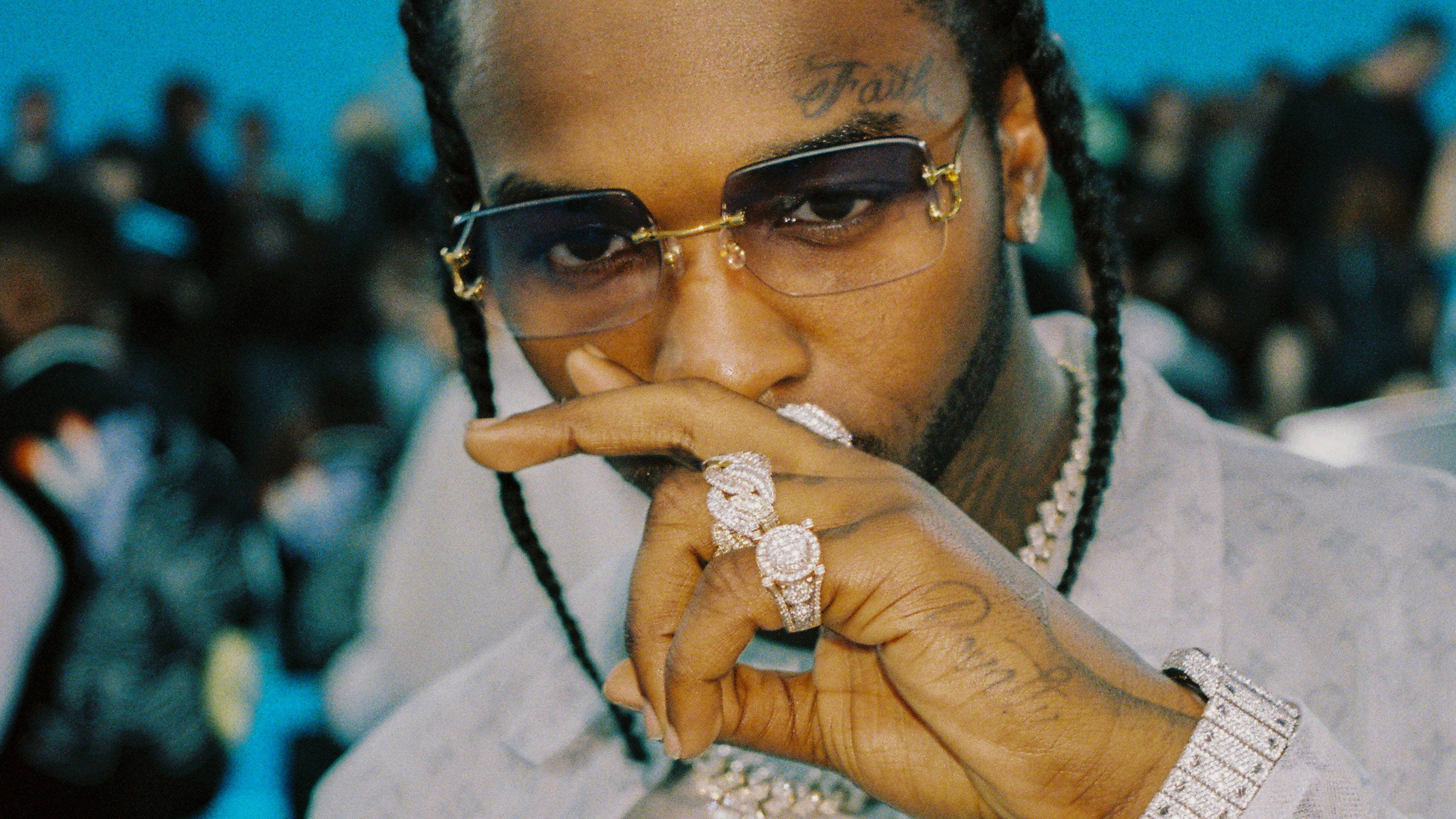 Pop Smoke, braids, gold-rimmed glasses, 2K Desktop Wallpaper