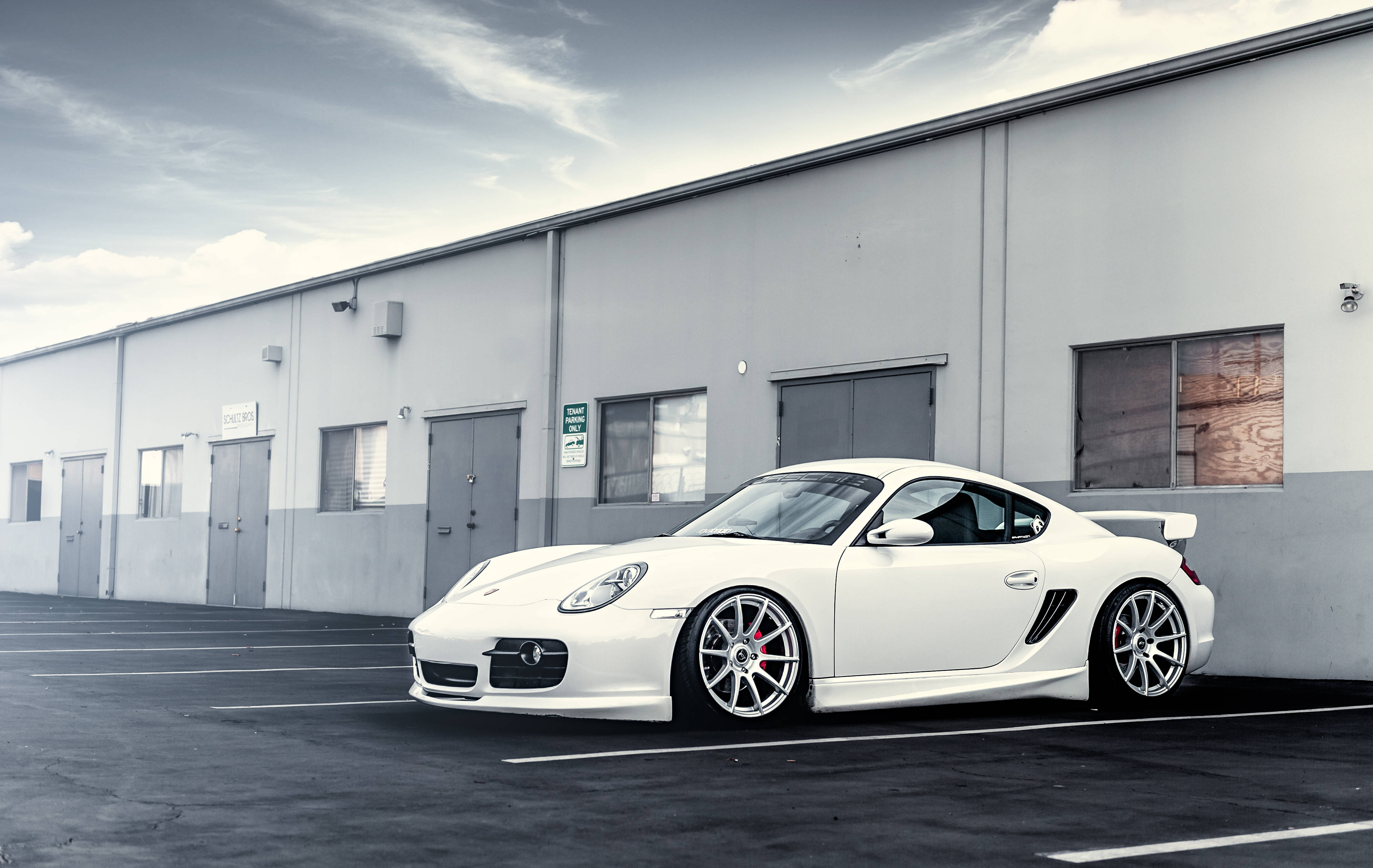 2007 Porsche Cayman S, white, gray industrial building, 4K Desktop Wallpaper