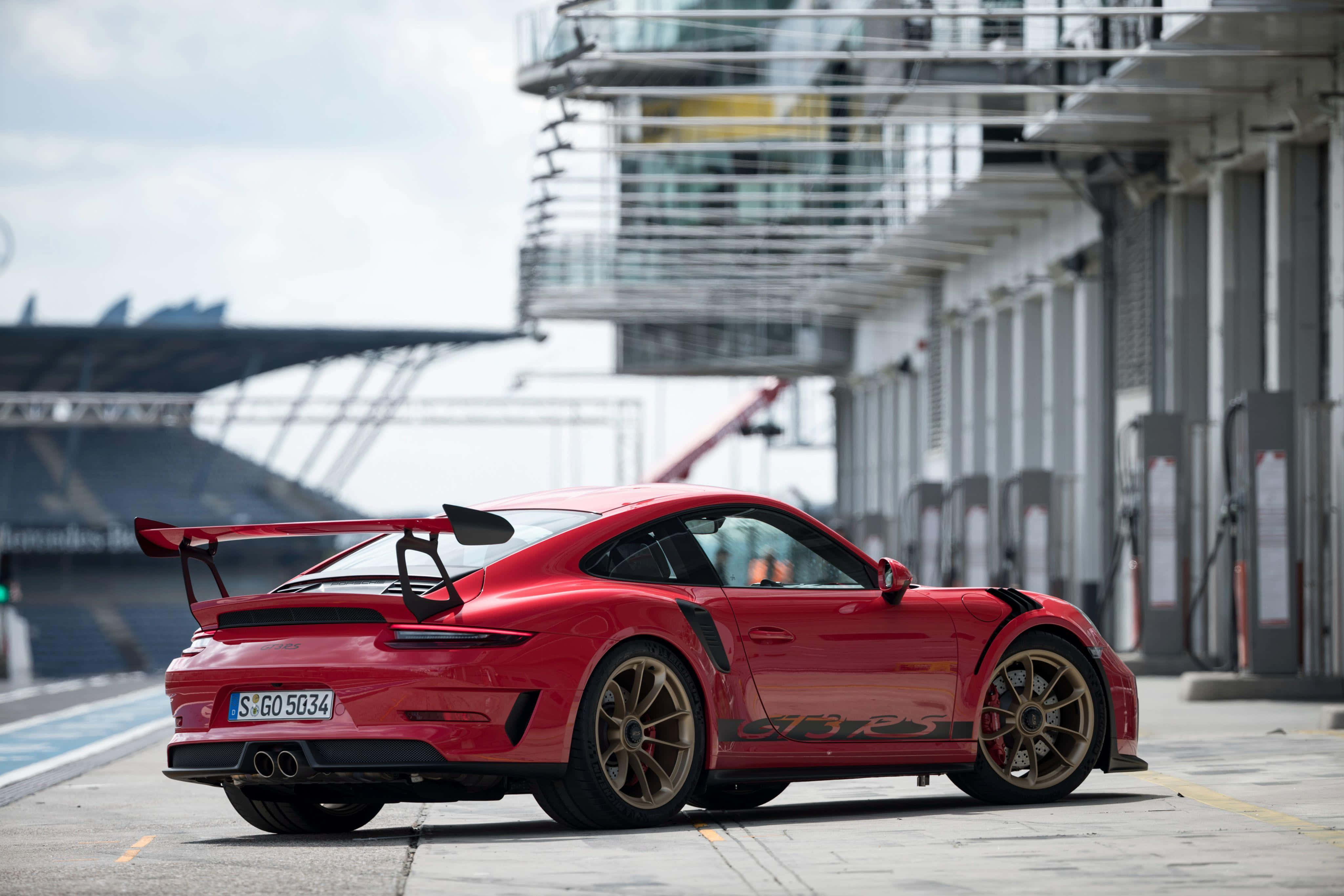 Porsche 911 GT3 RS, red, gold wheels, 4K Desktop Wallpaper