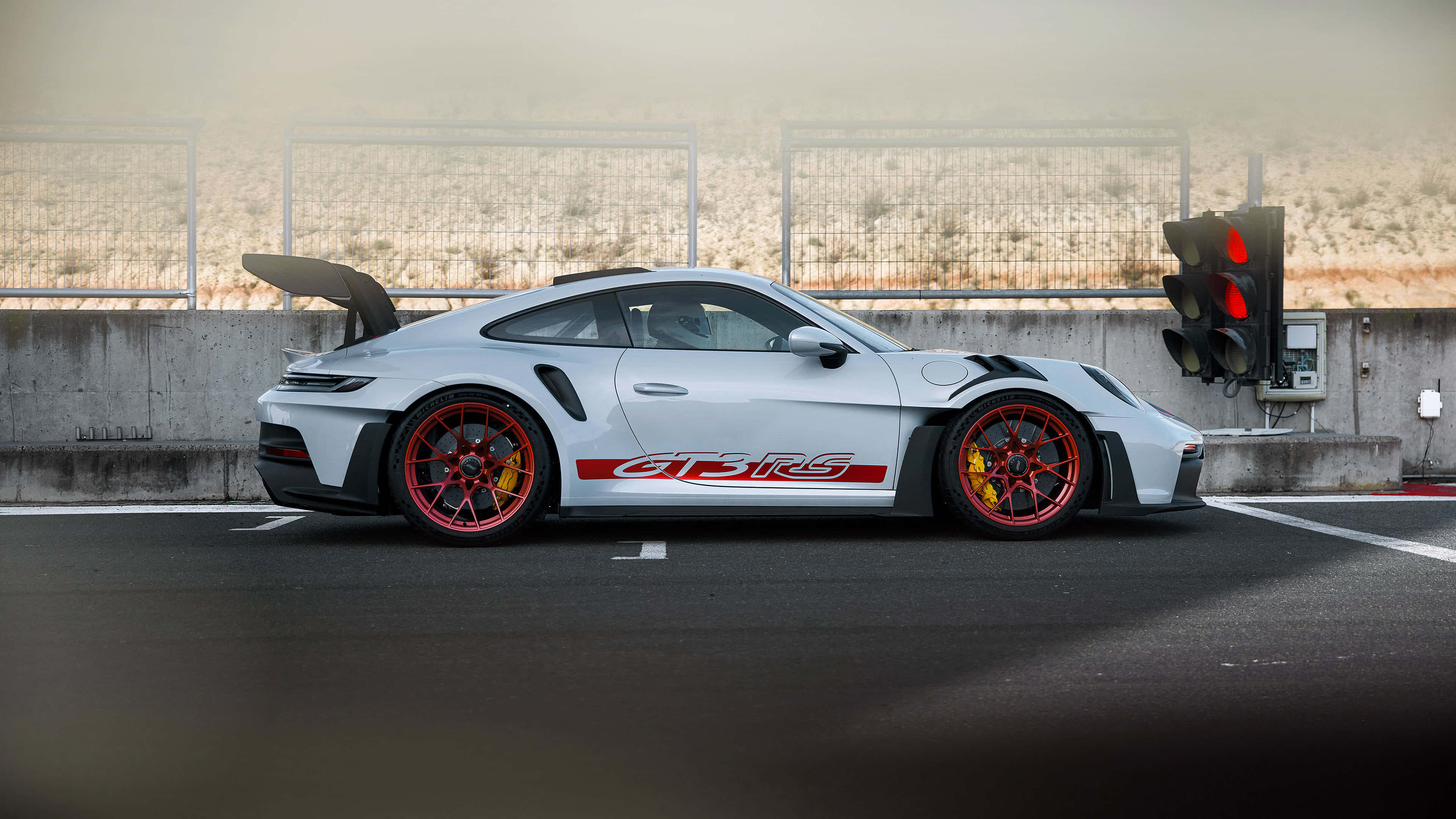 Porsche 911 GT3 RS, silver, red accents, 4K Desktop Wallpaper