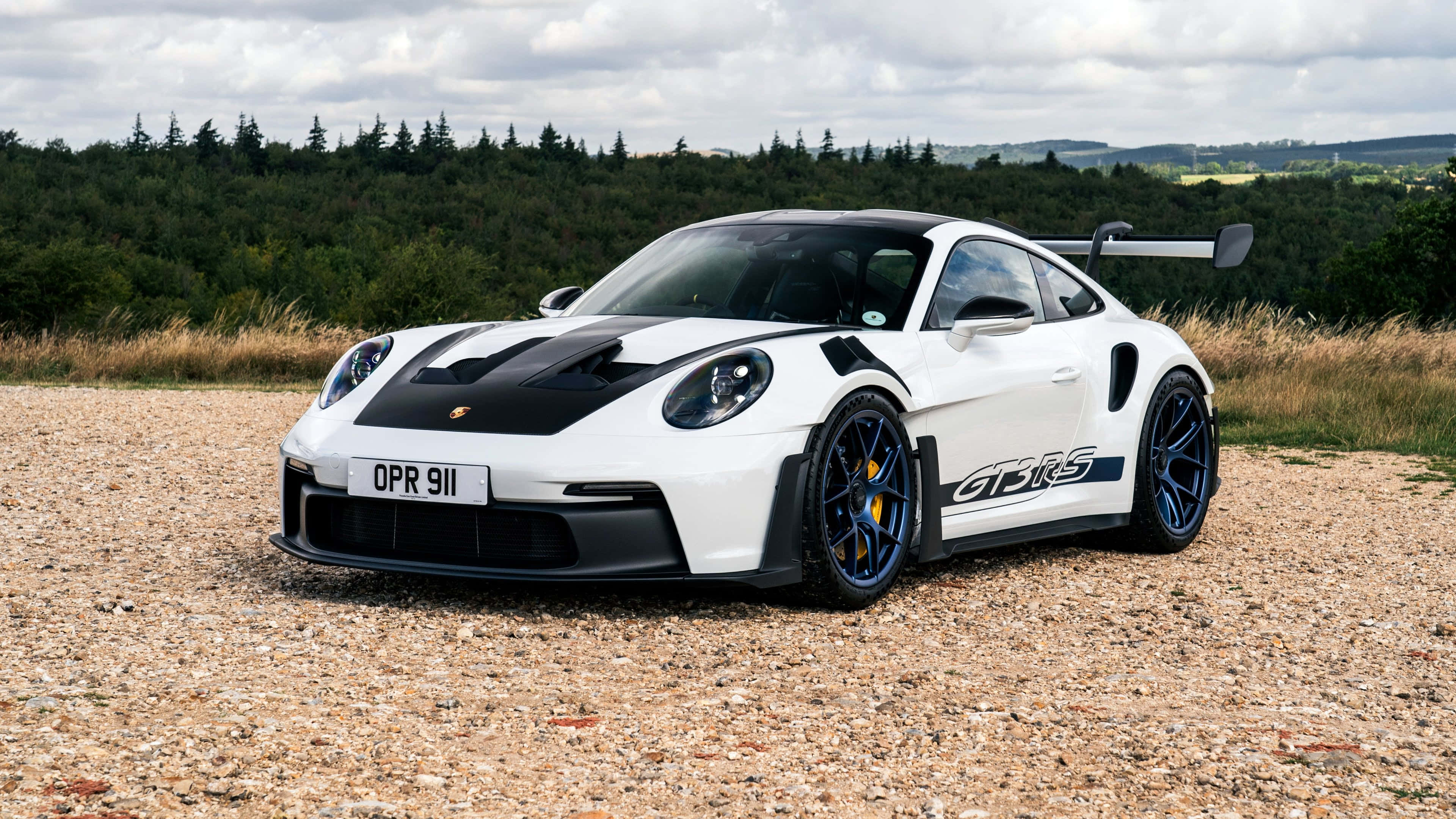 Porsche 911 GT3 RS, white, blue wheels, 4K Desktop Wallpaper