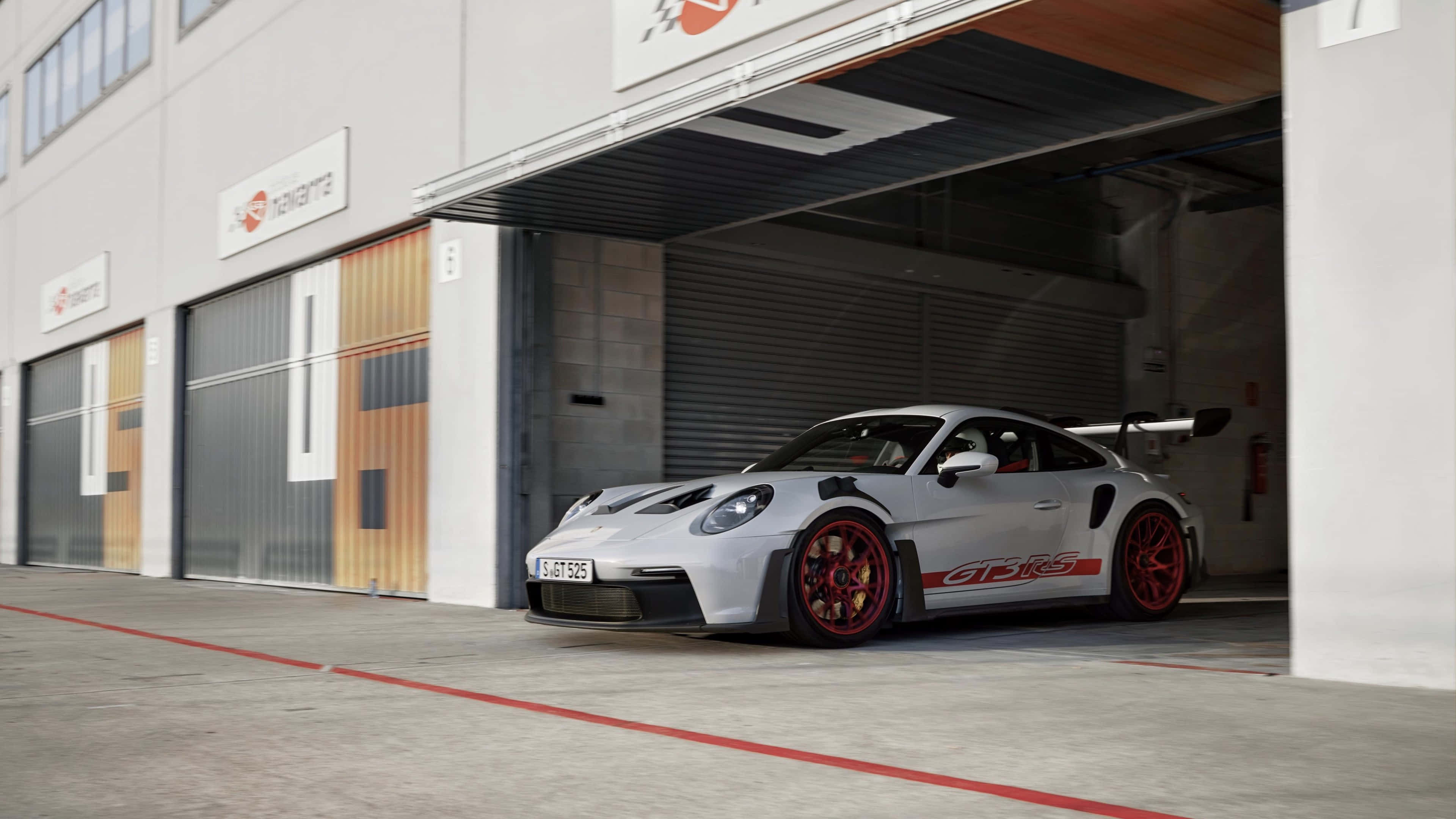 Porsche 911 GT3 RS, silver, red accents, 4K Desktop Wallpaper