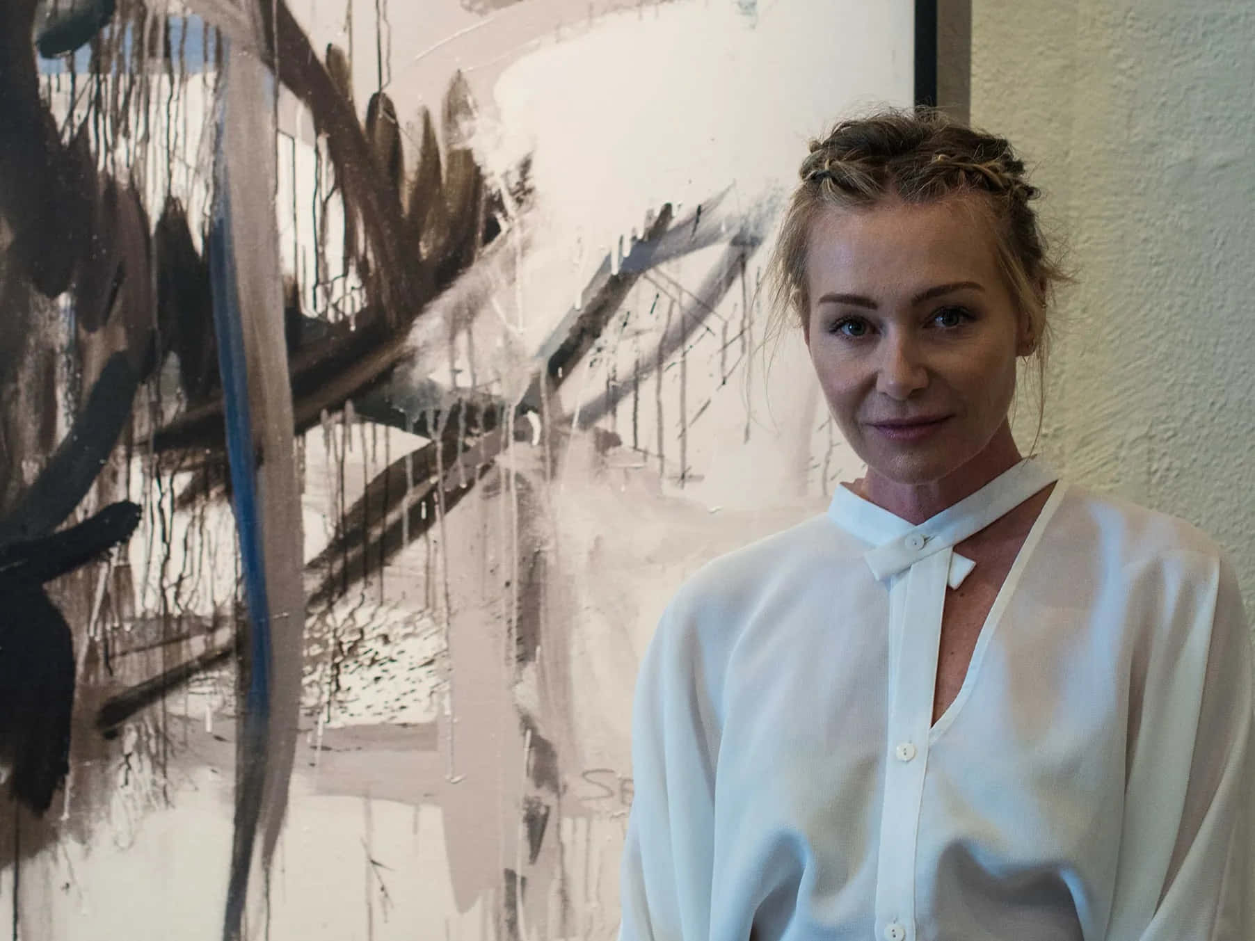 Portia de Rossi, white blouse, abstract painting, HD Desktop Wallpaper