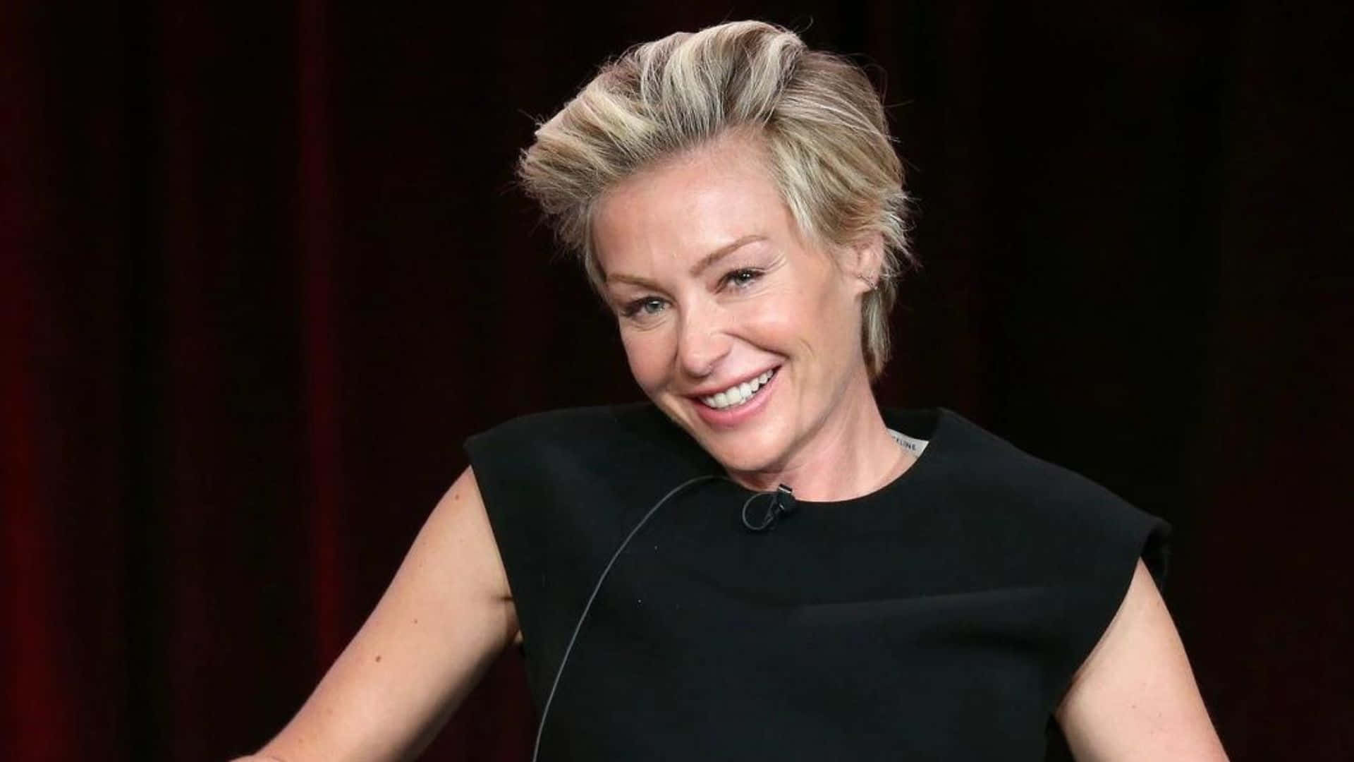 Portia de Rossi, black sleeveless top, short blonde hair, Full HD Desktop Wallpaper