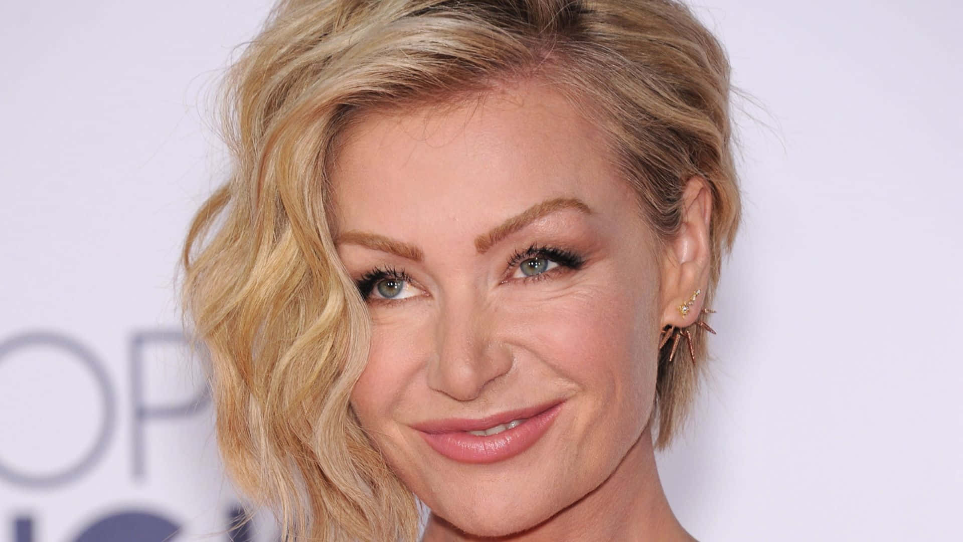 Portia de Rossi, red carpet, smile, Full HD Desktop Wallpaper