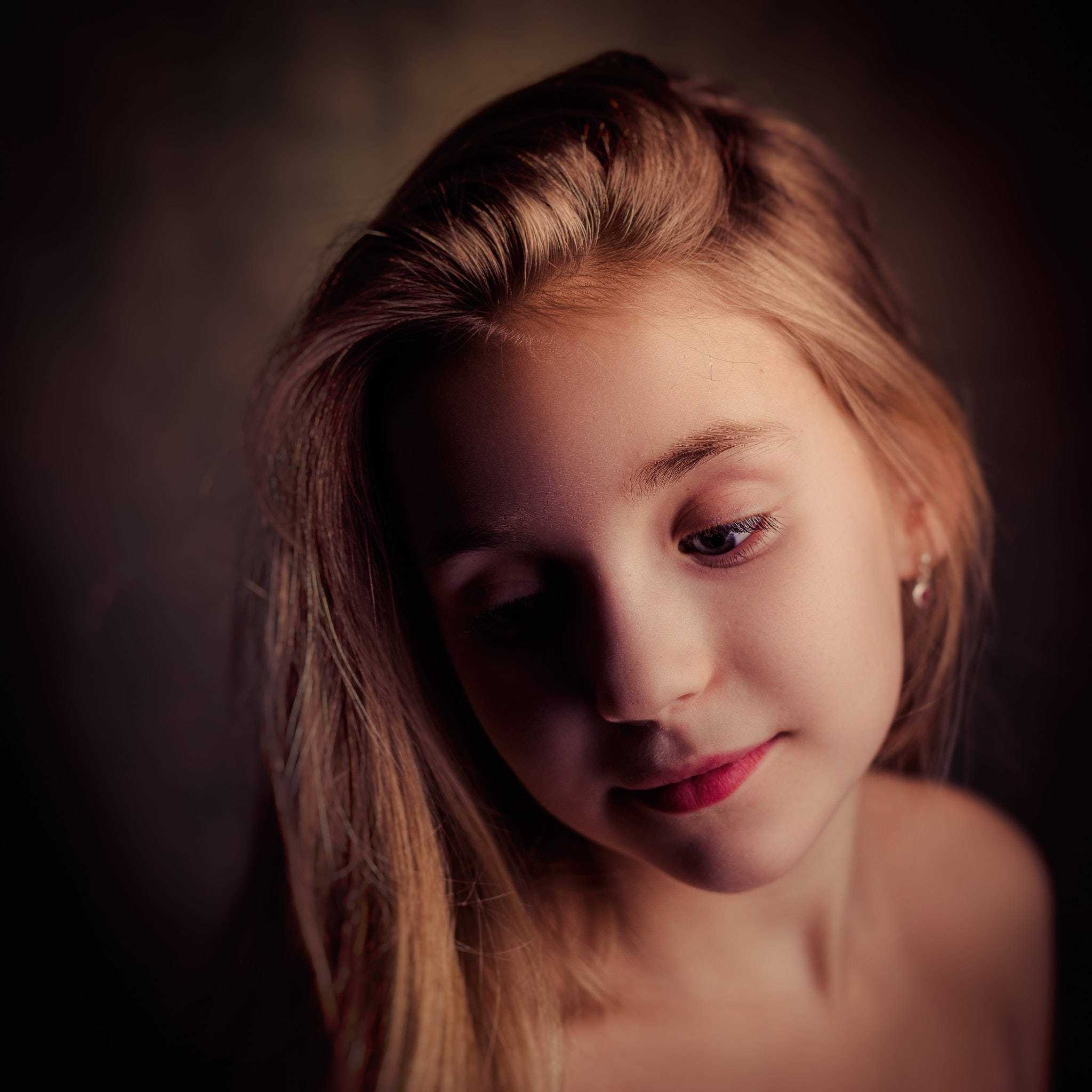 young girl, blonde hair, red lips, Full HD Desktop Wallpaper