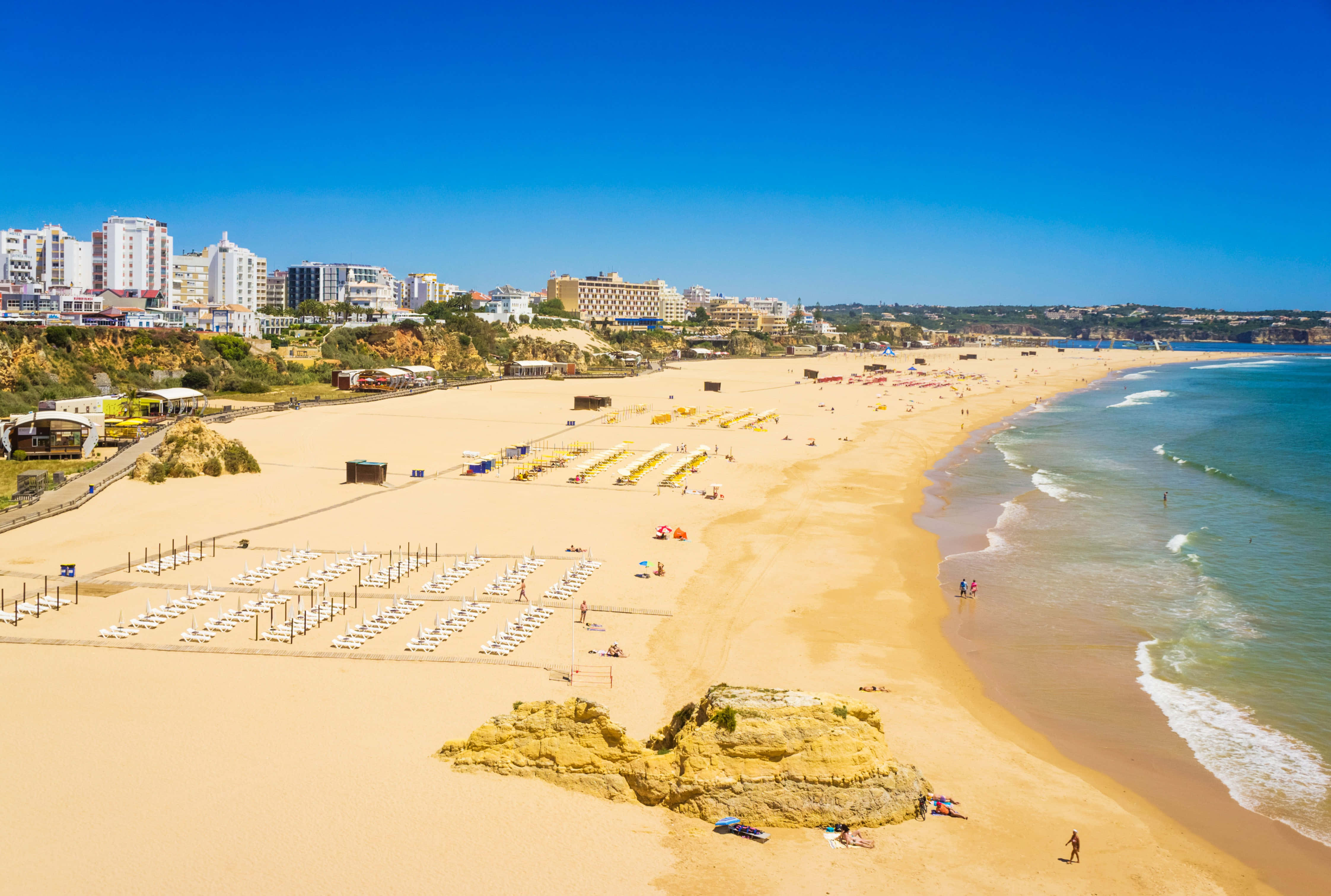Portuguese Beach, golden sand, turquoise waves, 4K Desktop Wallpaper