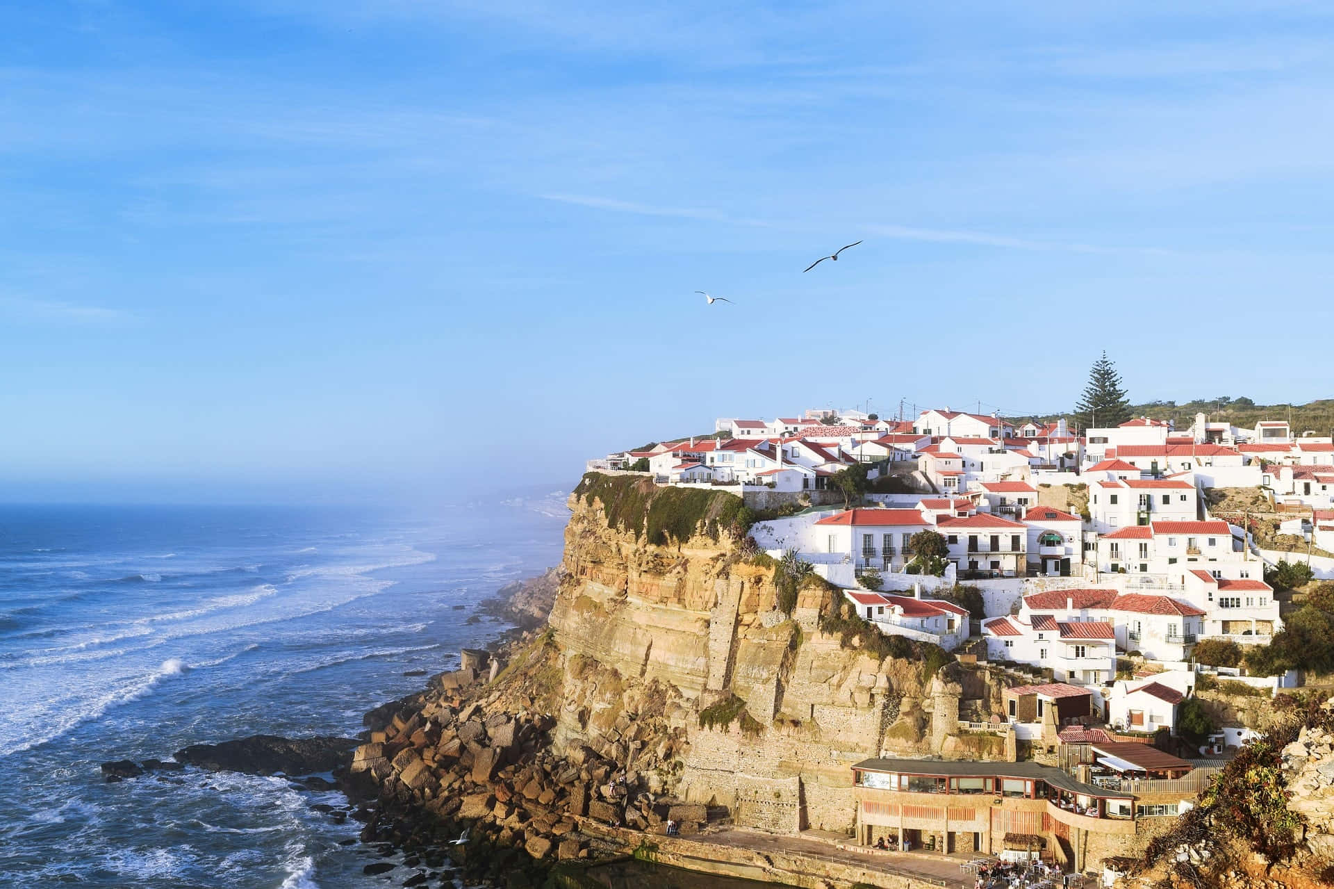 Portuguese Beach, white-walled village, red roofs, Full HD Desktop Wallpaper