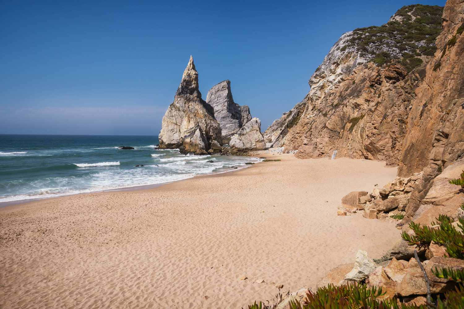 Portuguese Beach, turquoise waters, towering rocky cliffs, HD Desktop Wallpaper