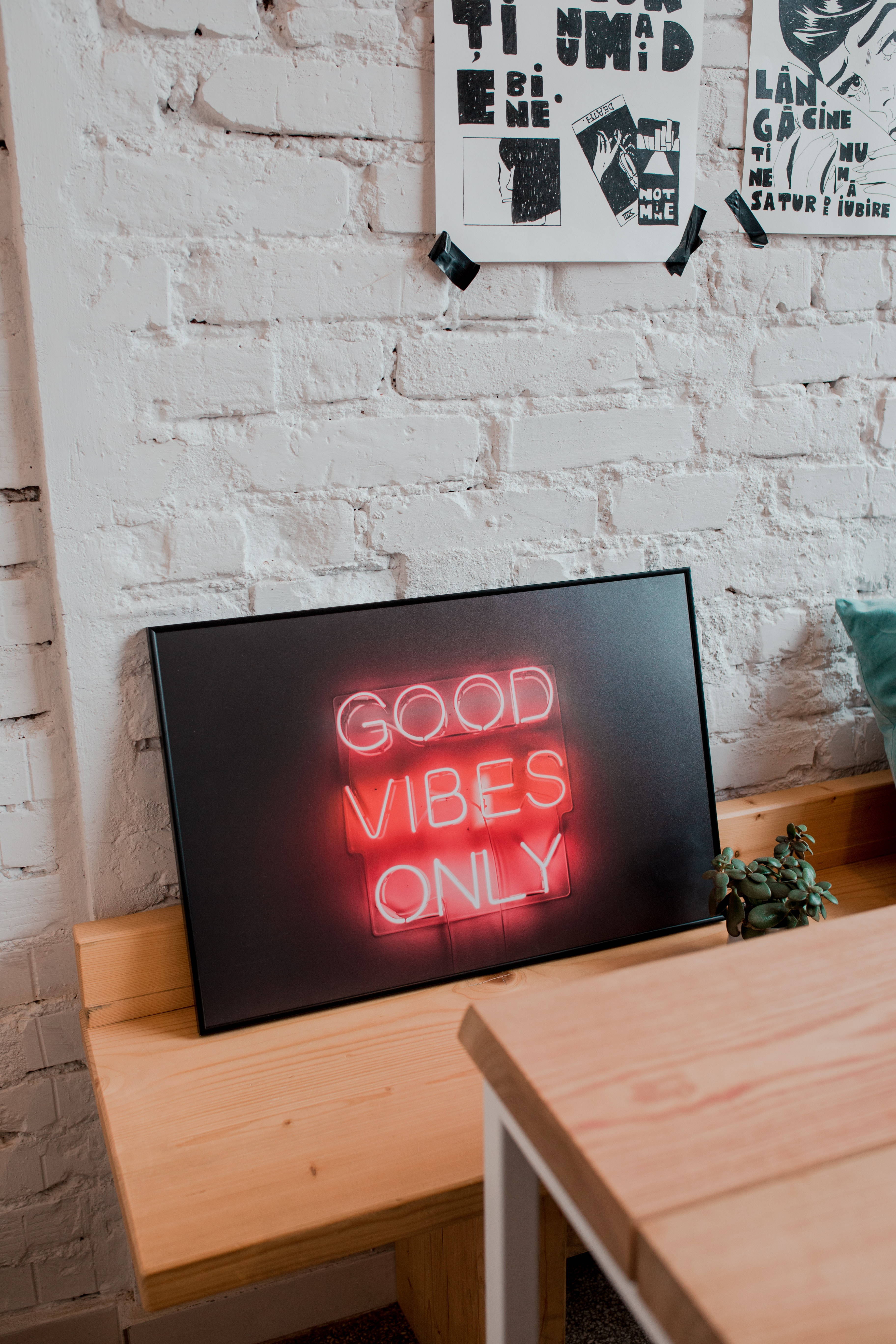 GOOD VIBES ONLY, red neon sign, wooden bench, 5K Phone Wallpaper