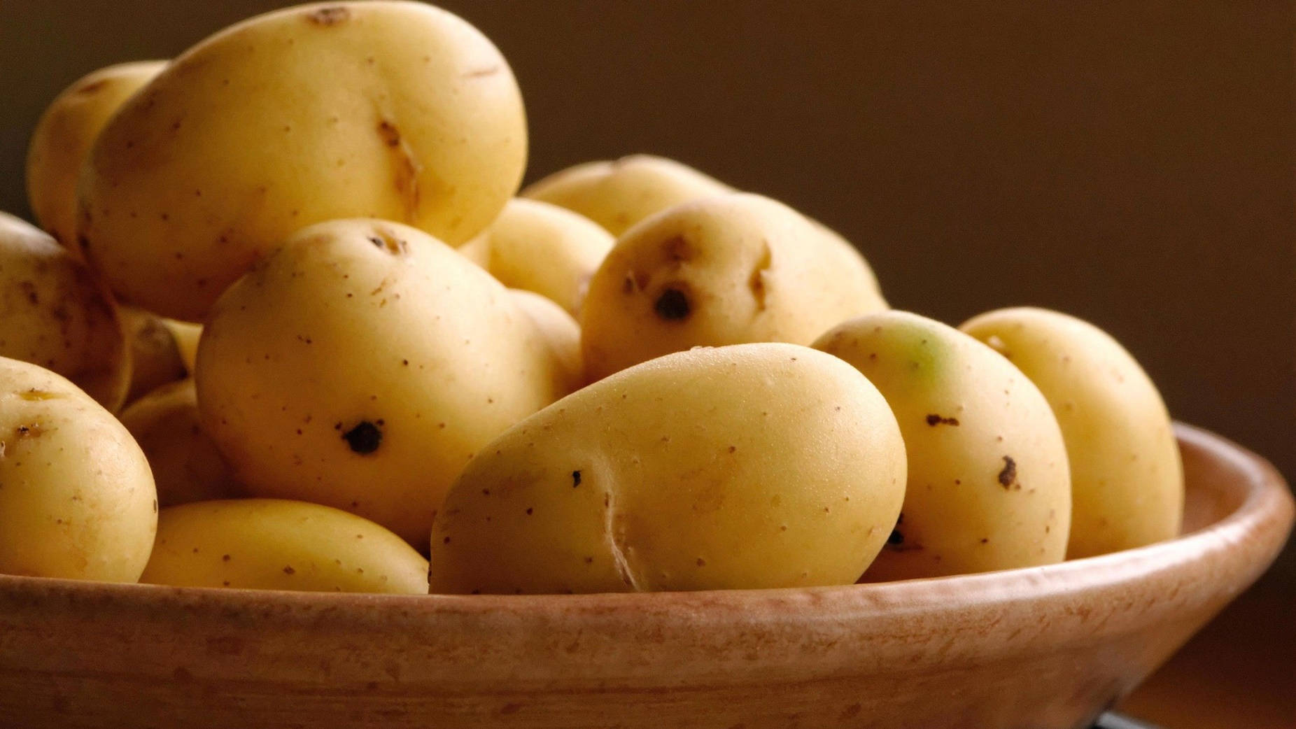 wooden bowl, yellow potatoes, warm golden light, HD Desktop Wallpaper