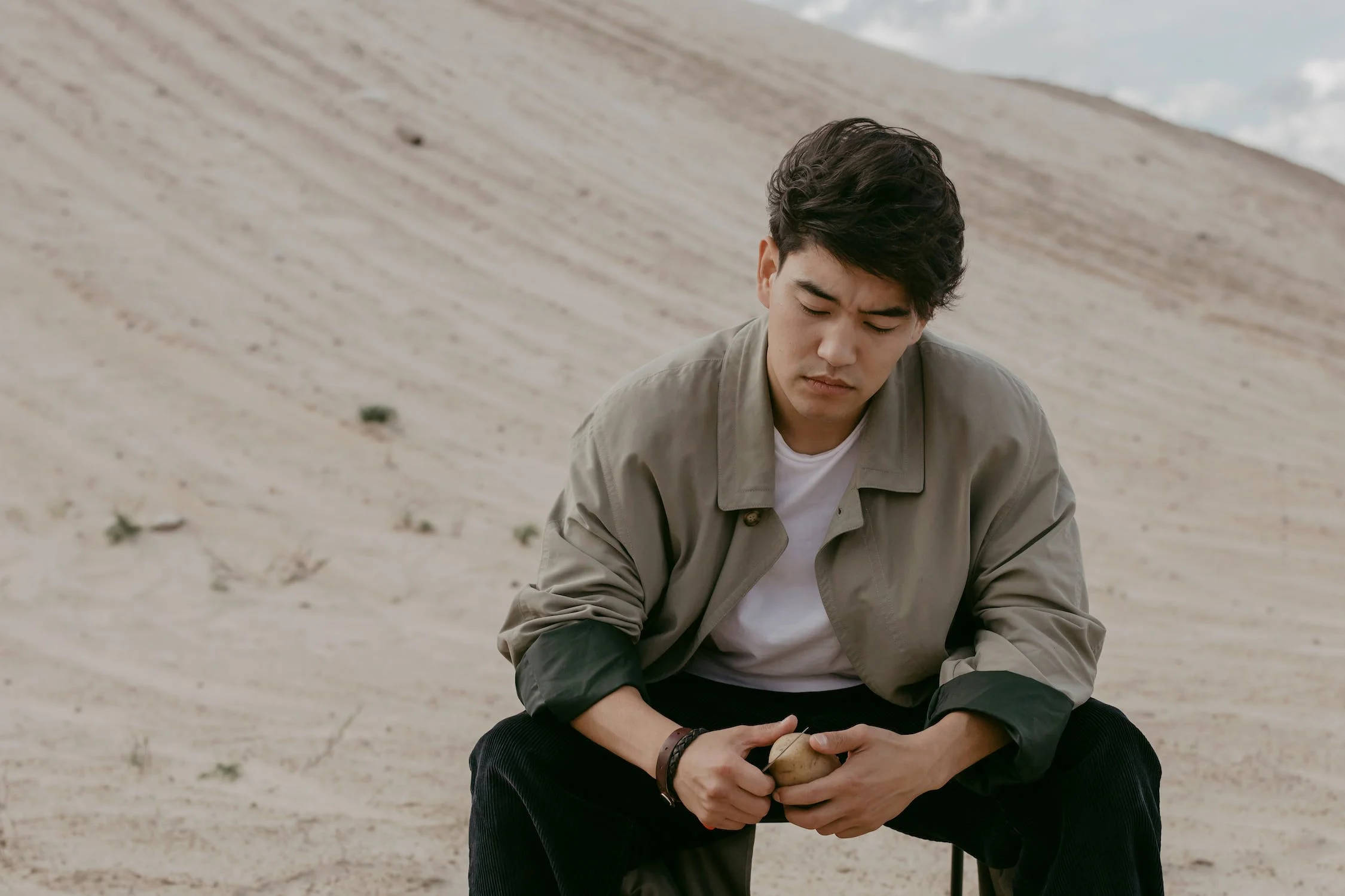 sweet potato, sandy dune, young man, Full HD Desktop Wallpaper