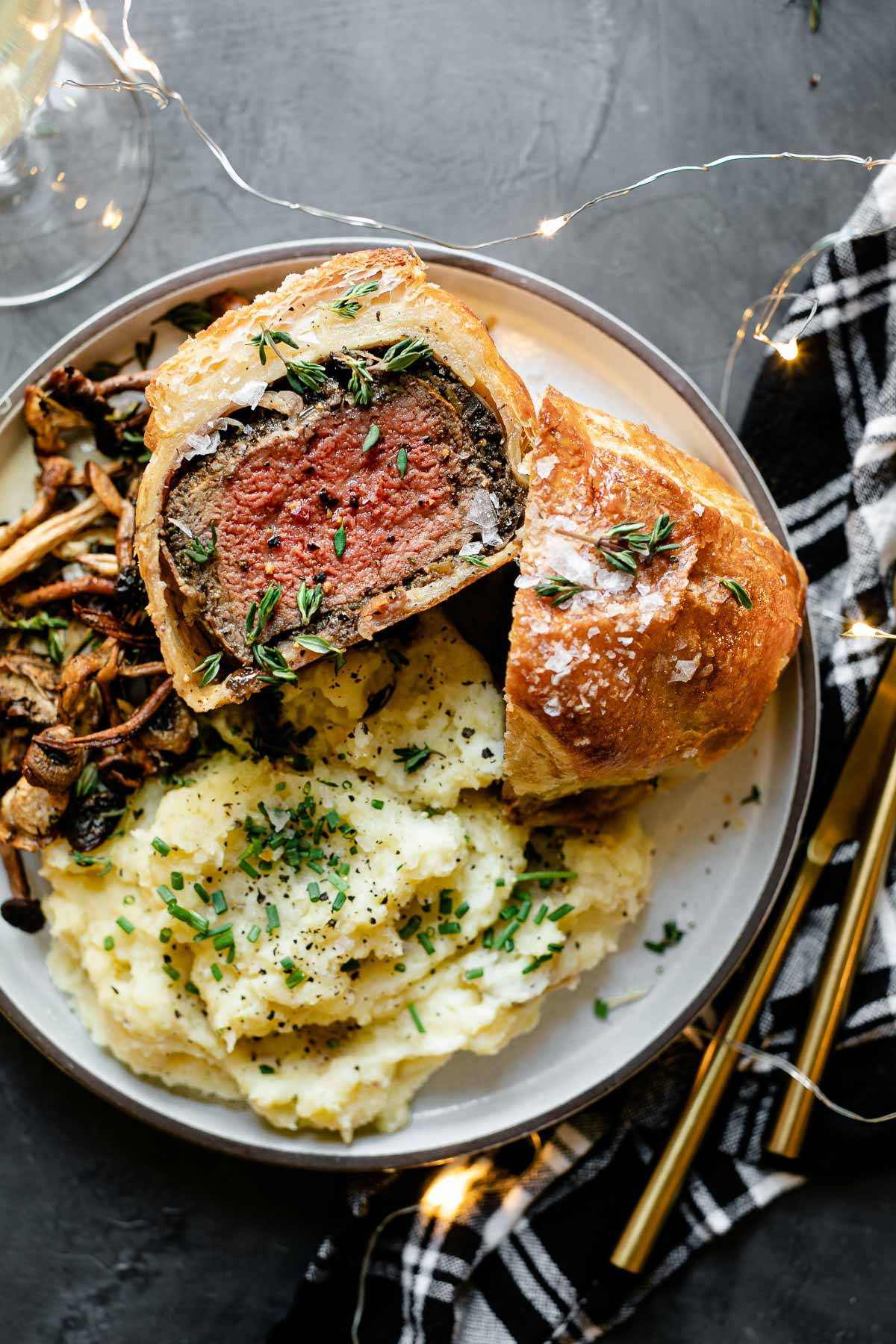 Beef Wellington, duxelles, puff pastry, HD Phone Wallpaper