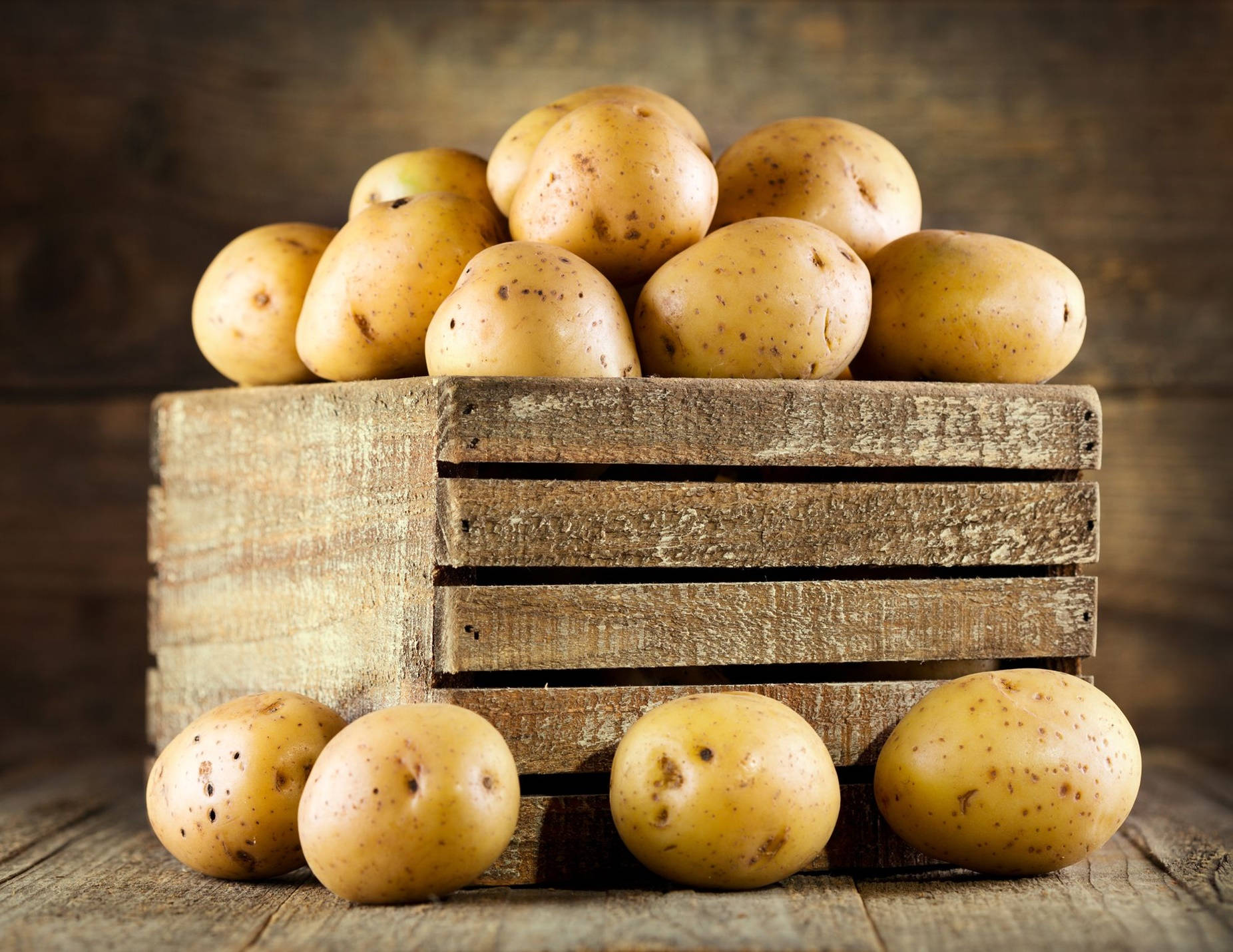 potatoes, wooden crate, rustic tabletop, HD Desktop Wallpaper