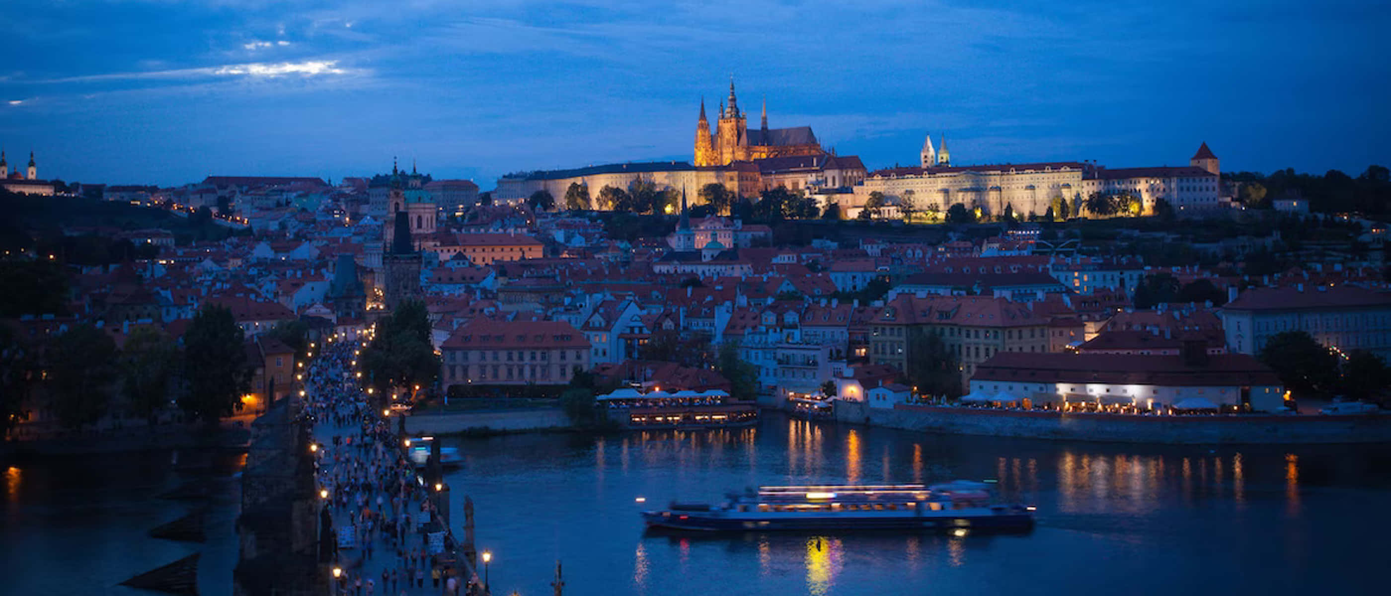 Prague Castle, dusk, river, 2K Desktop Wallpaper