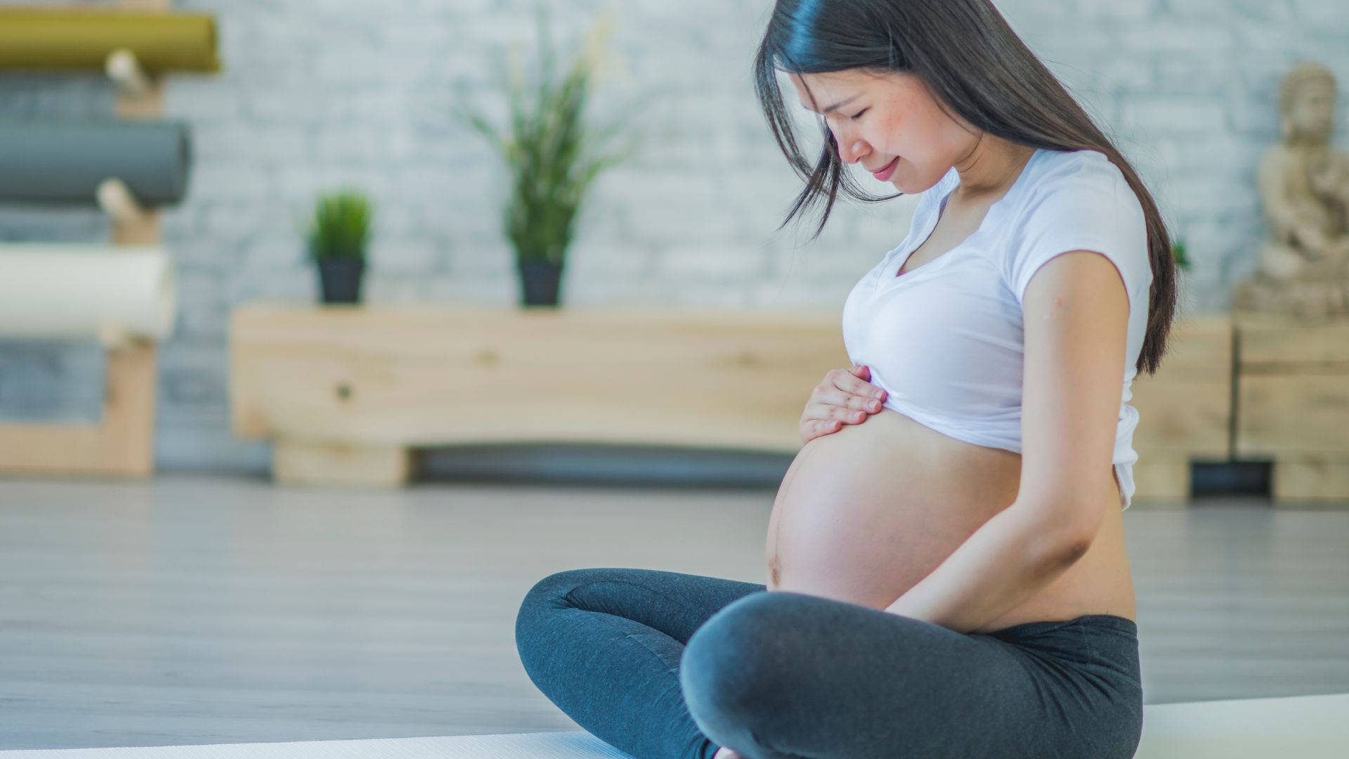 pregnancy, white top, yoga mat, Full HD Desktop Wallpaper