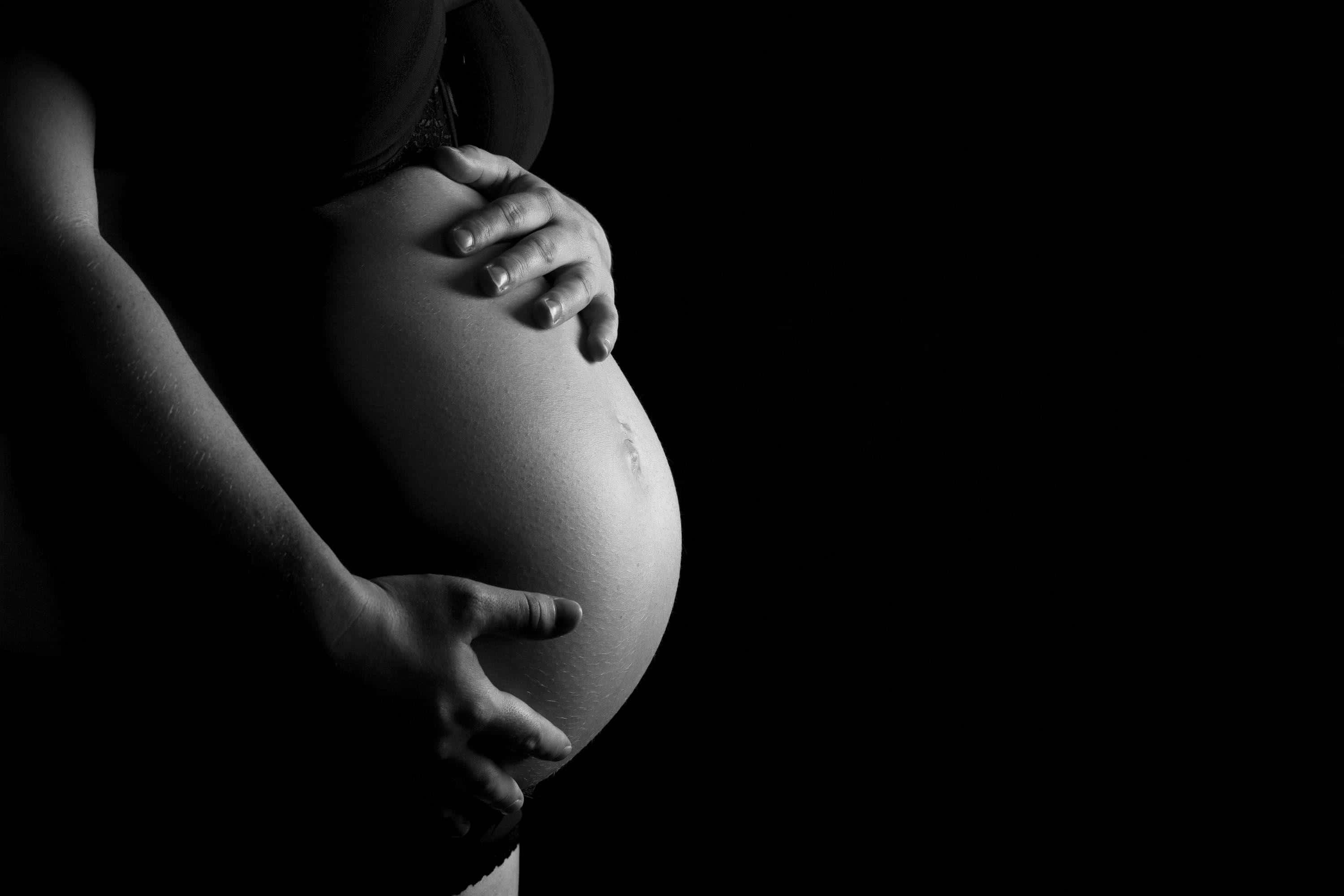 pregnant woman, hands, rounded belly, 2K Desktop Wallpaper
