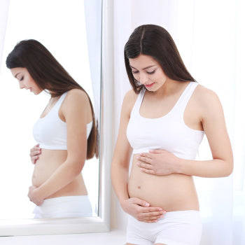 pregnant belly, white tank top, bright window mirror, SD Desktop Wallpaper