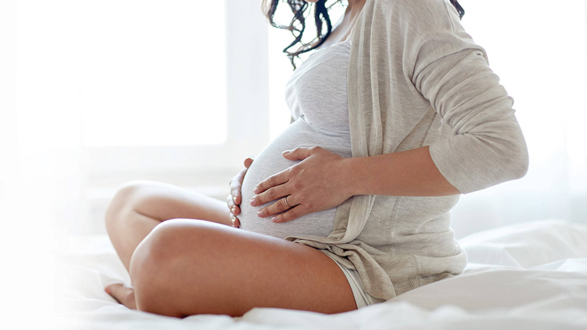 pregnant belly, white bed, natural light, Full HD Desktop Wallpaper