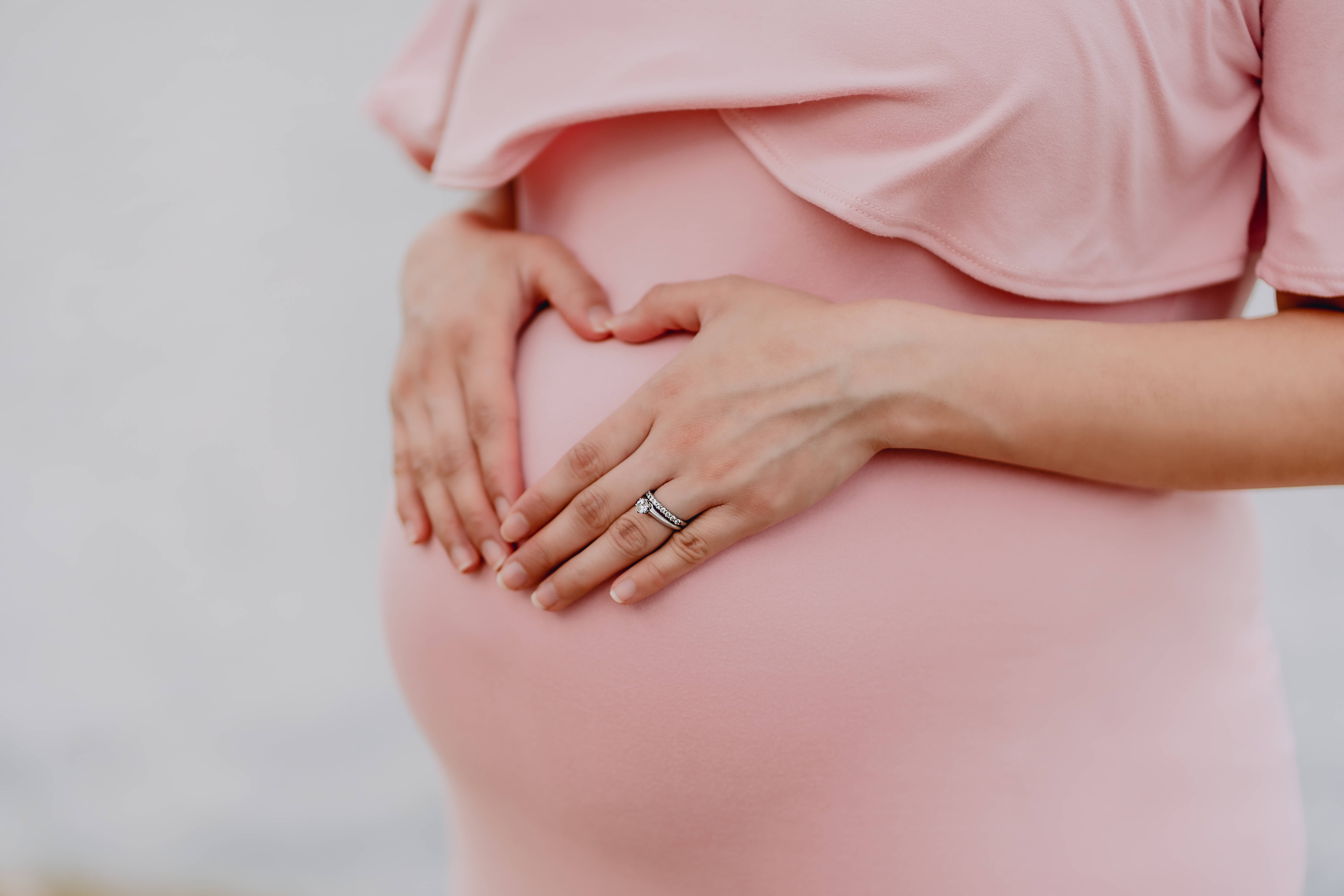 pregnant belly, pink dress, heart shape, 5K Desktop Wallpaper