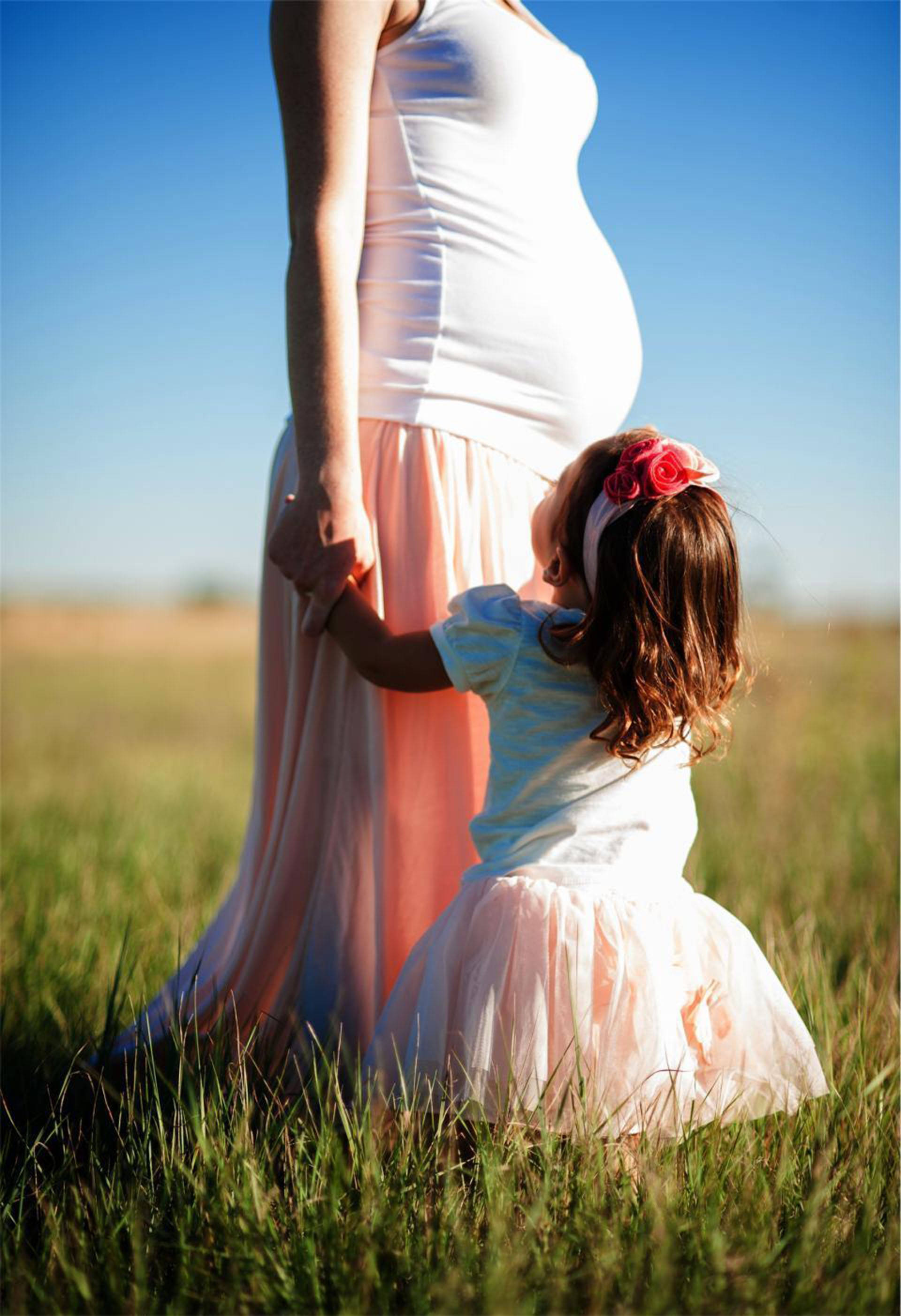 pink tutu, pregnant belly, clear blue sky, 2K Phone Wallpaper