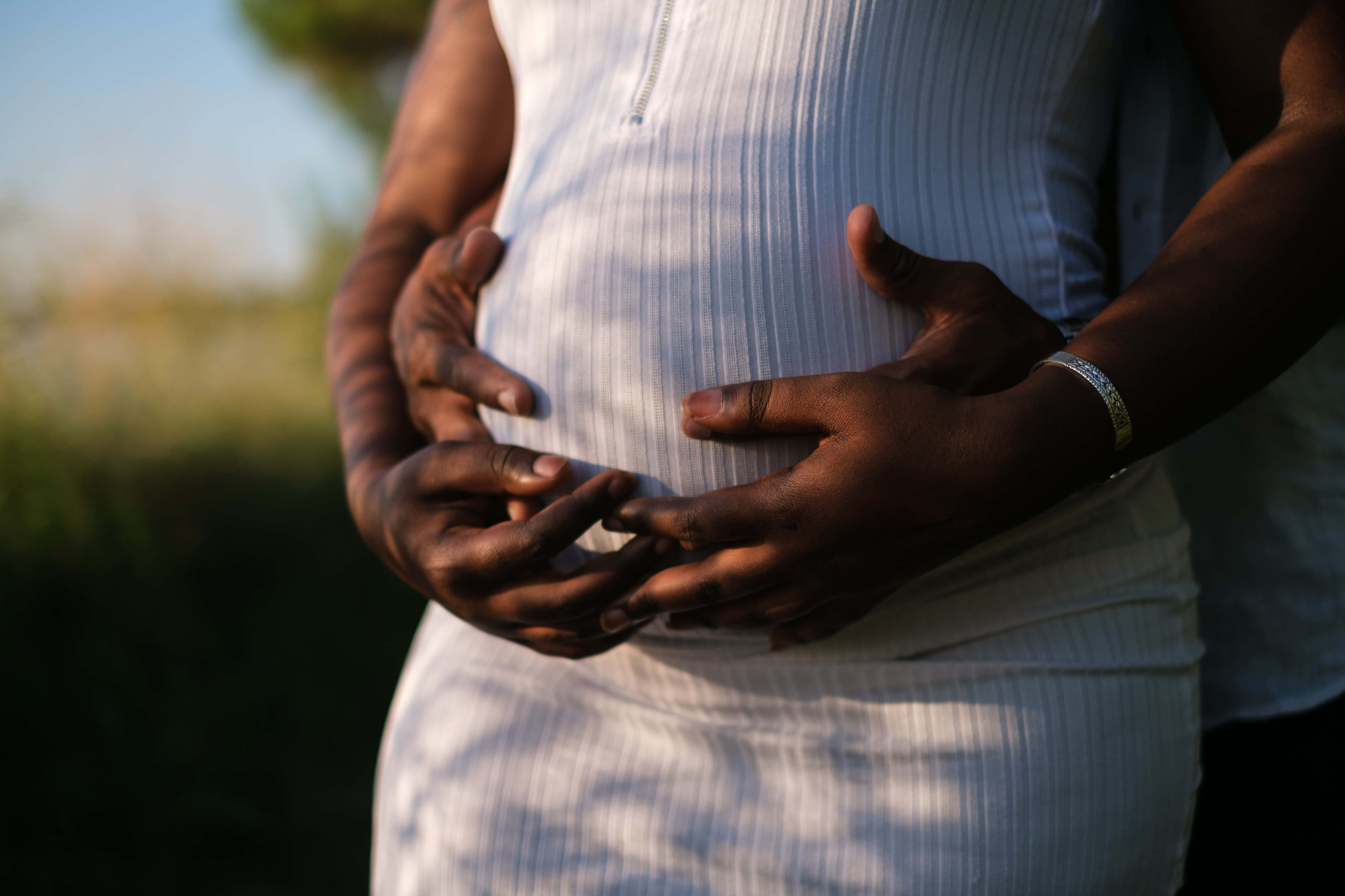 pregnant couple, baby bump, dappled sunlight, 5K Desktop Wallpaper