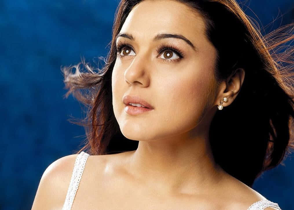 Preity Zinta, dark hair, brown eyes, SD Desktop Wallpaper