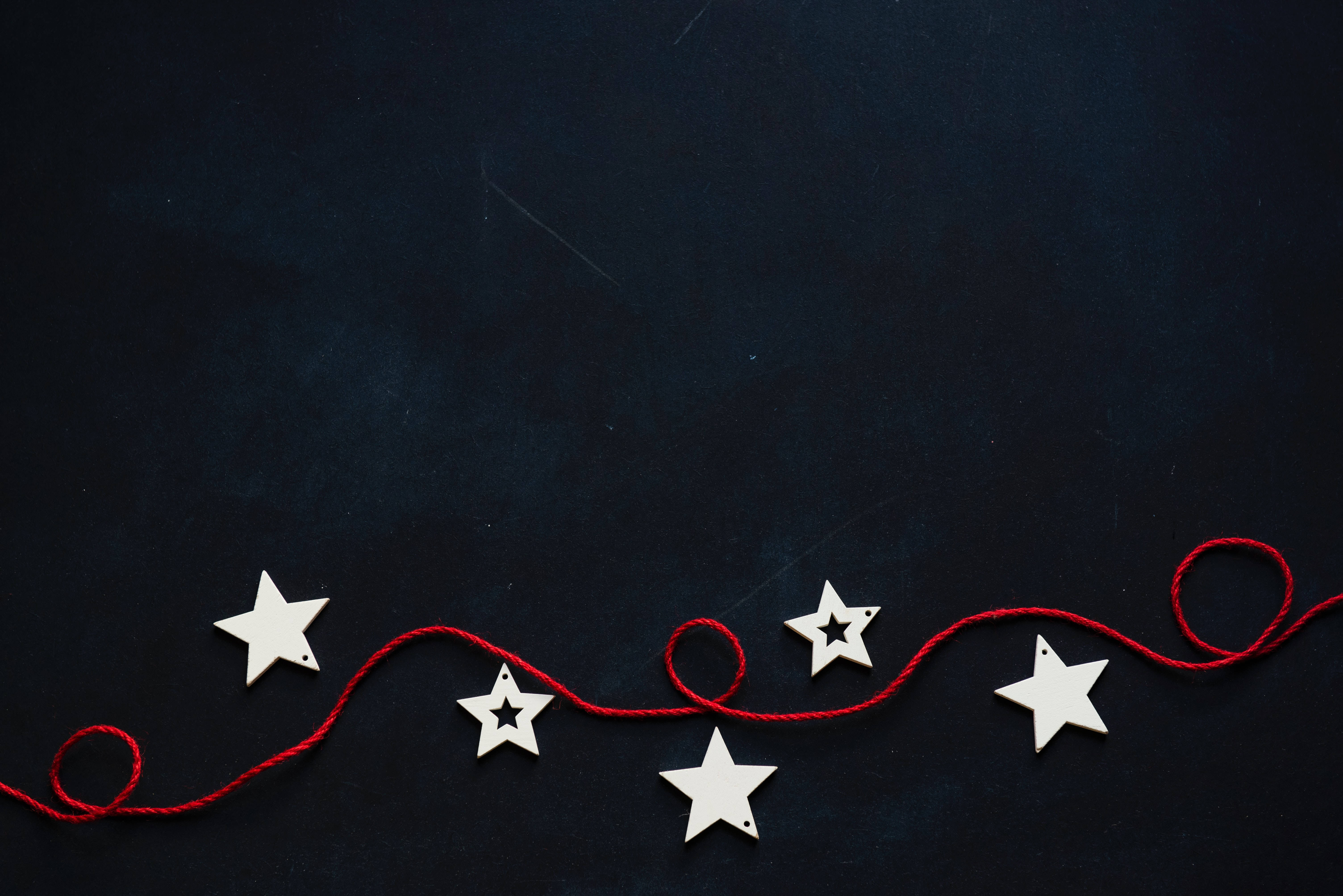 preppy christmas, white wooden stars, red yarn, 5K Desktop Wallpaper
