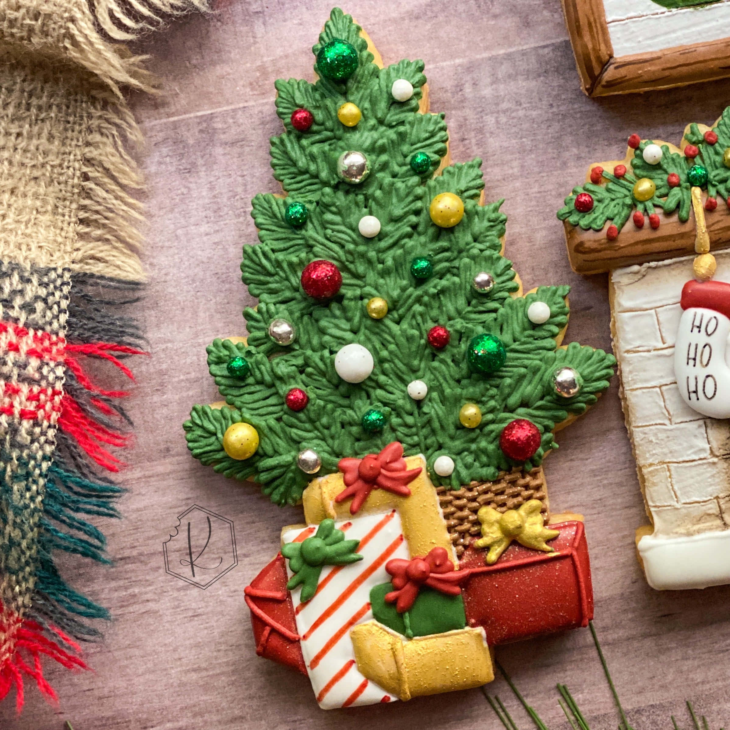 Cozy Christmas, Christmas tree cookie, green icing, Full HD Desktop Wallpaper