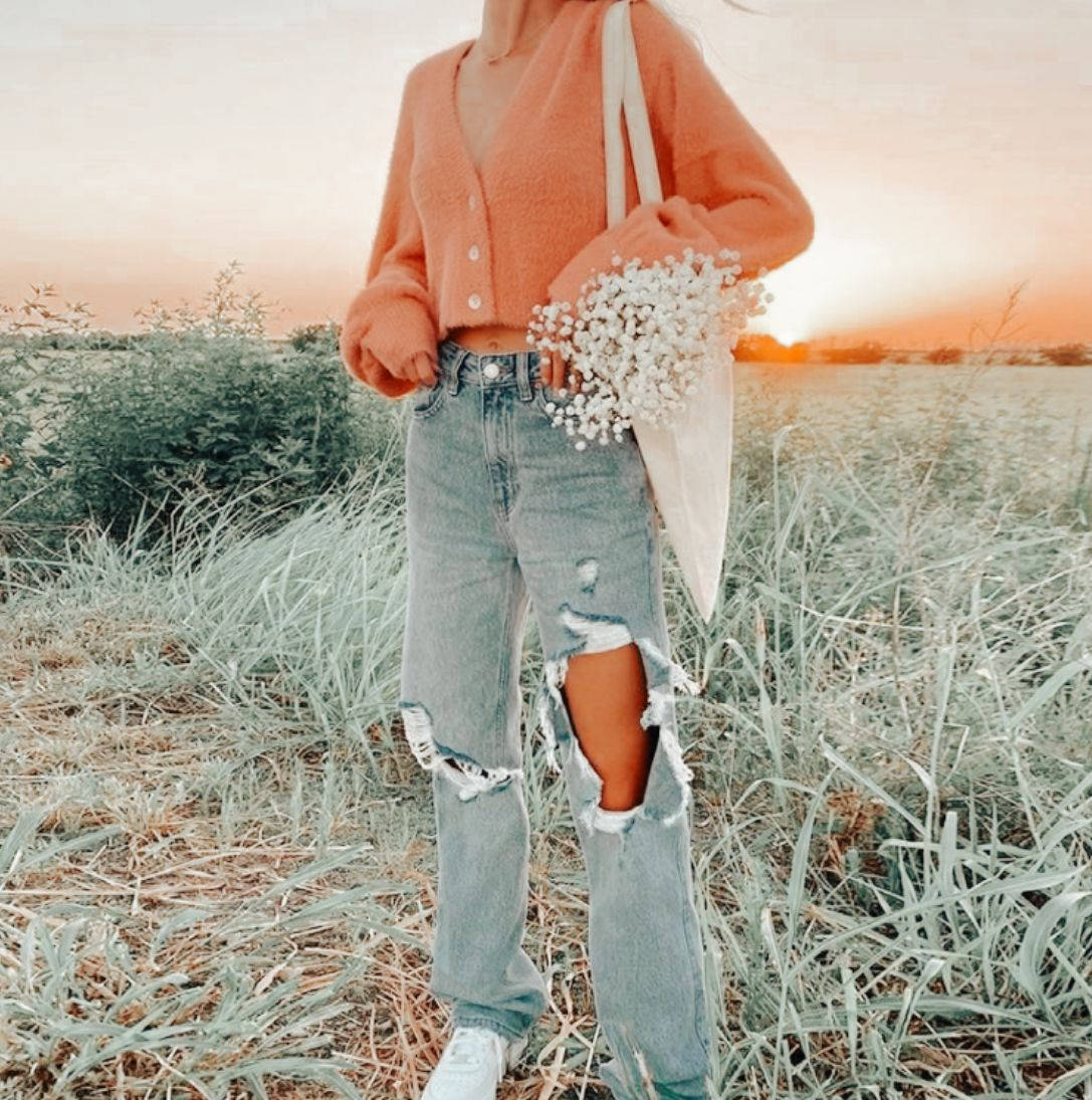 peach cardigan, ripped jeans, baby's breath, SD Phone Wallpaper