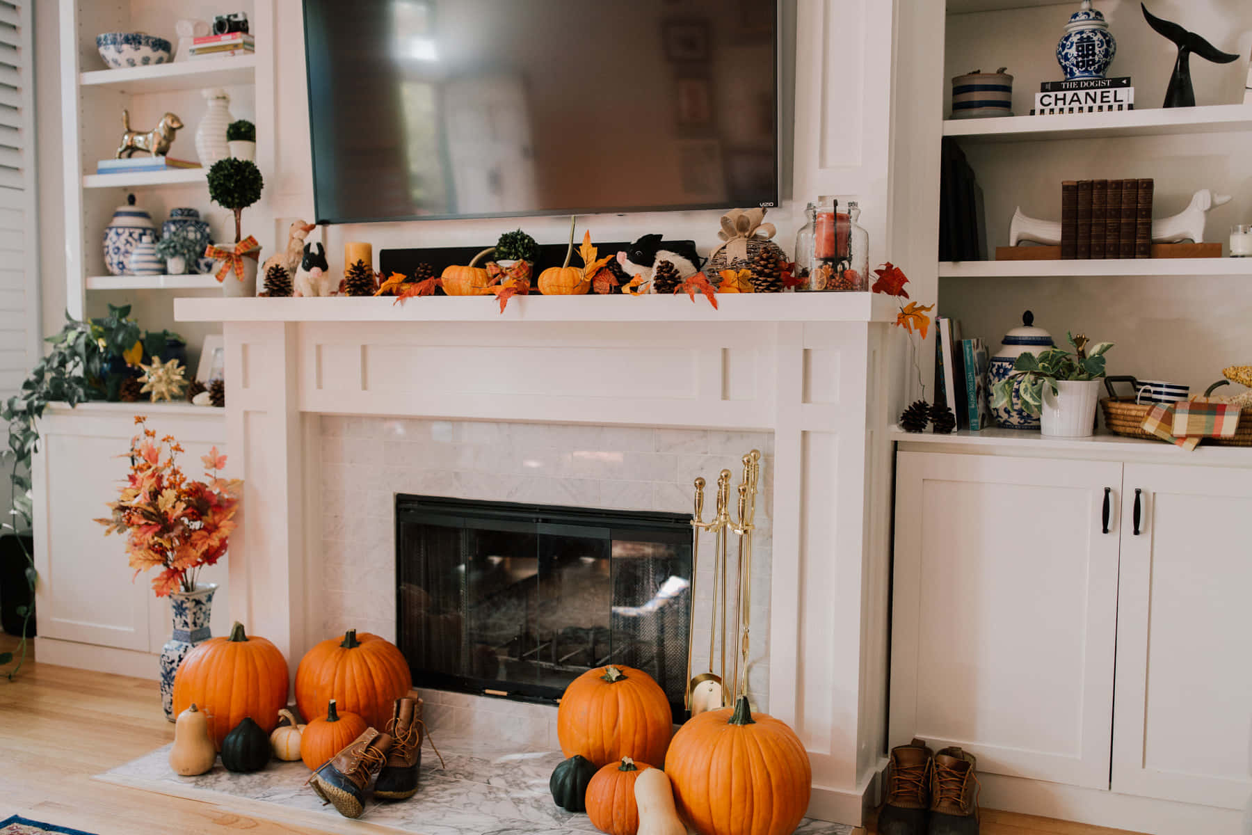 Preppy Thanksgiving, fireplace, white fireplace, HD Desktop Wallpaper